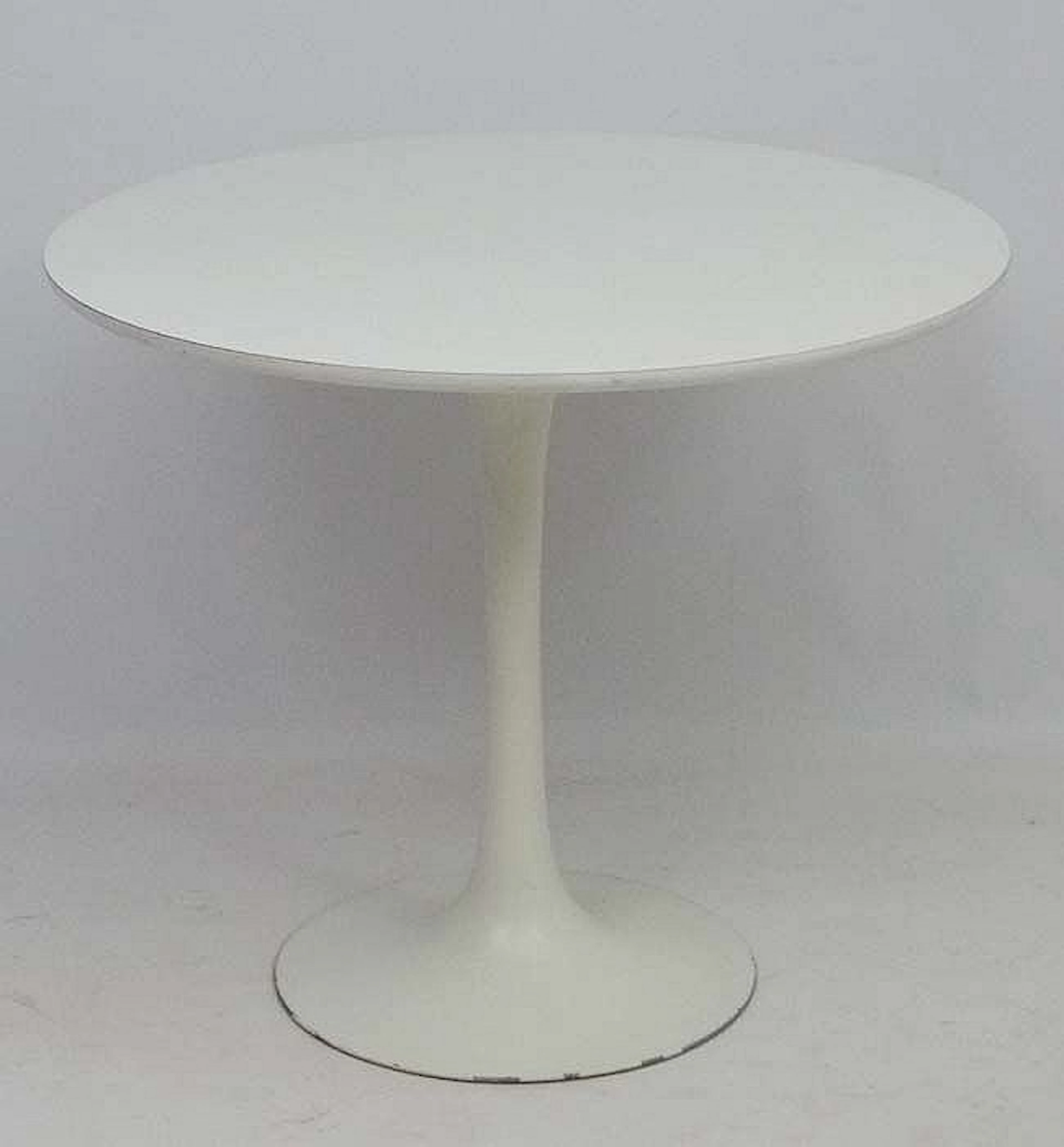 Vintage Retro : an Eero Saarinen (1910-1961) whit