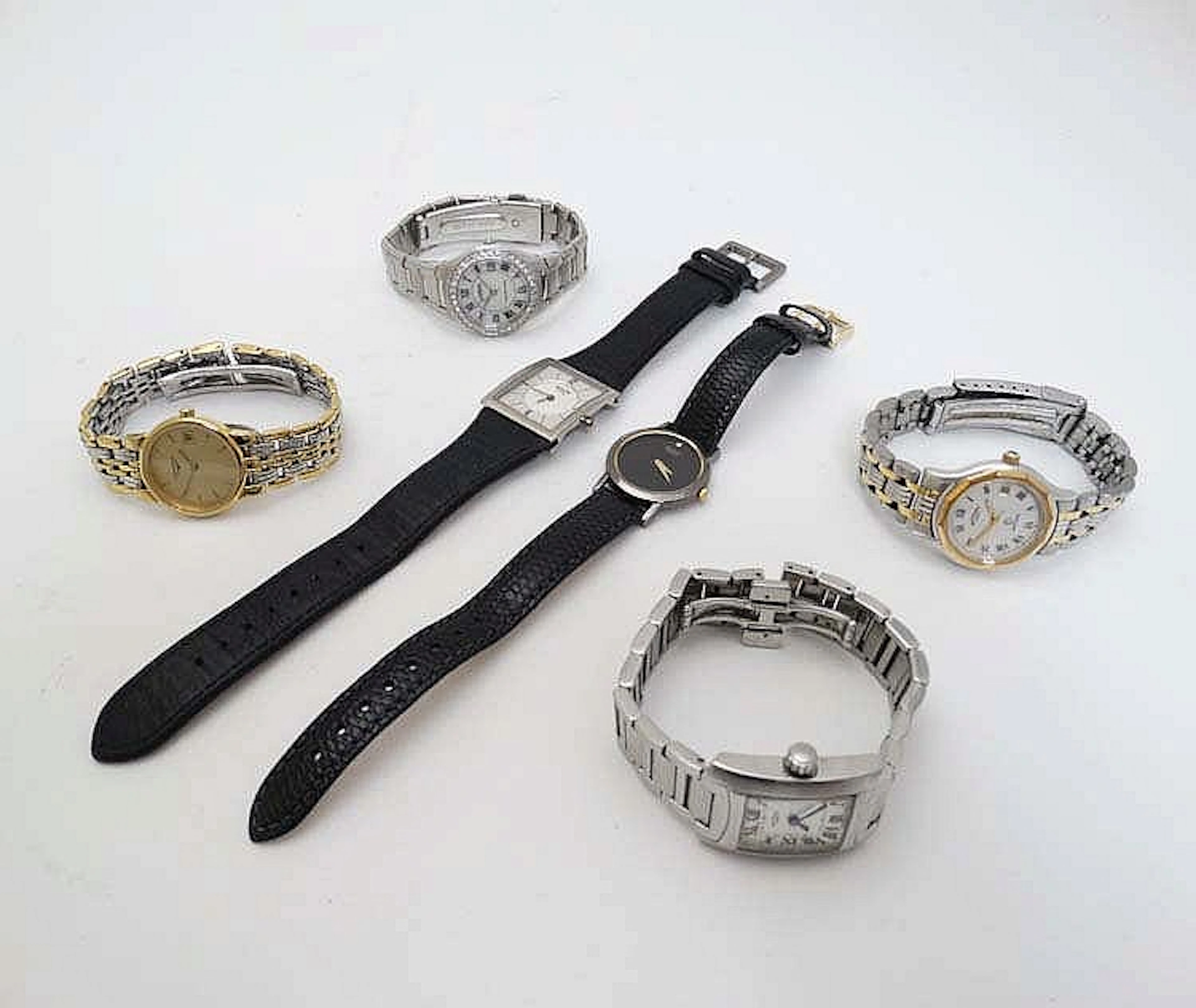 Watches : a Longines ladies bi-metal wristwarch with gilt dial , date aper