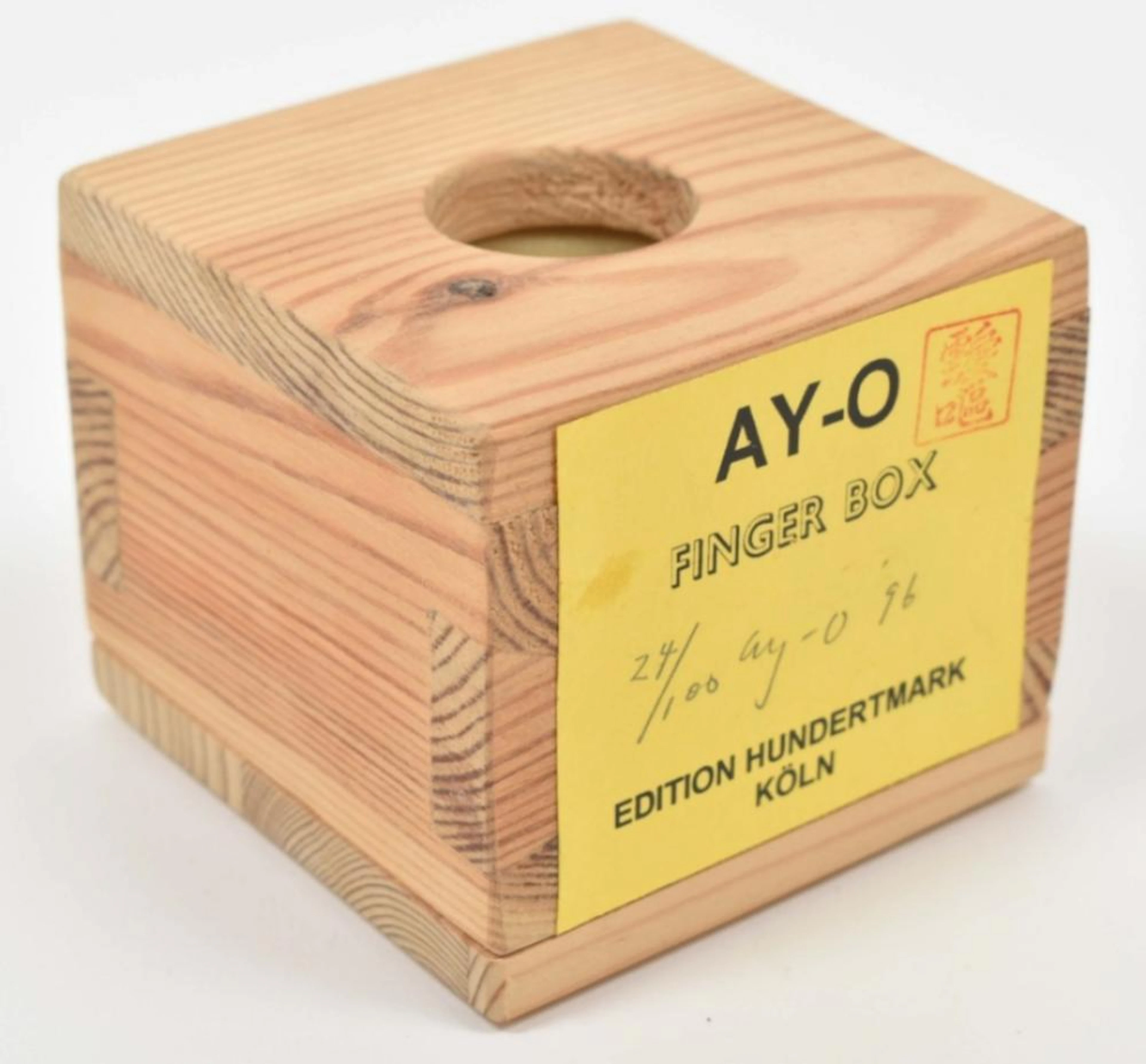 [FLUXUS] AY-O, FINGERBOX