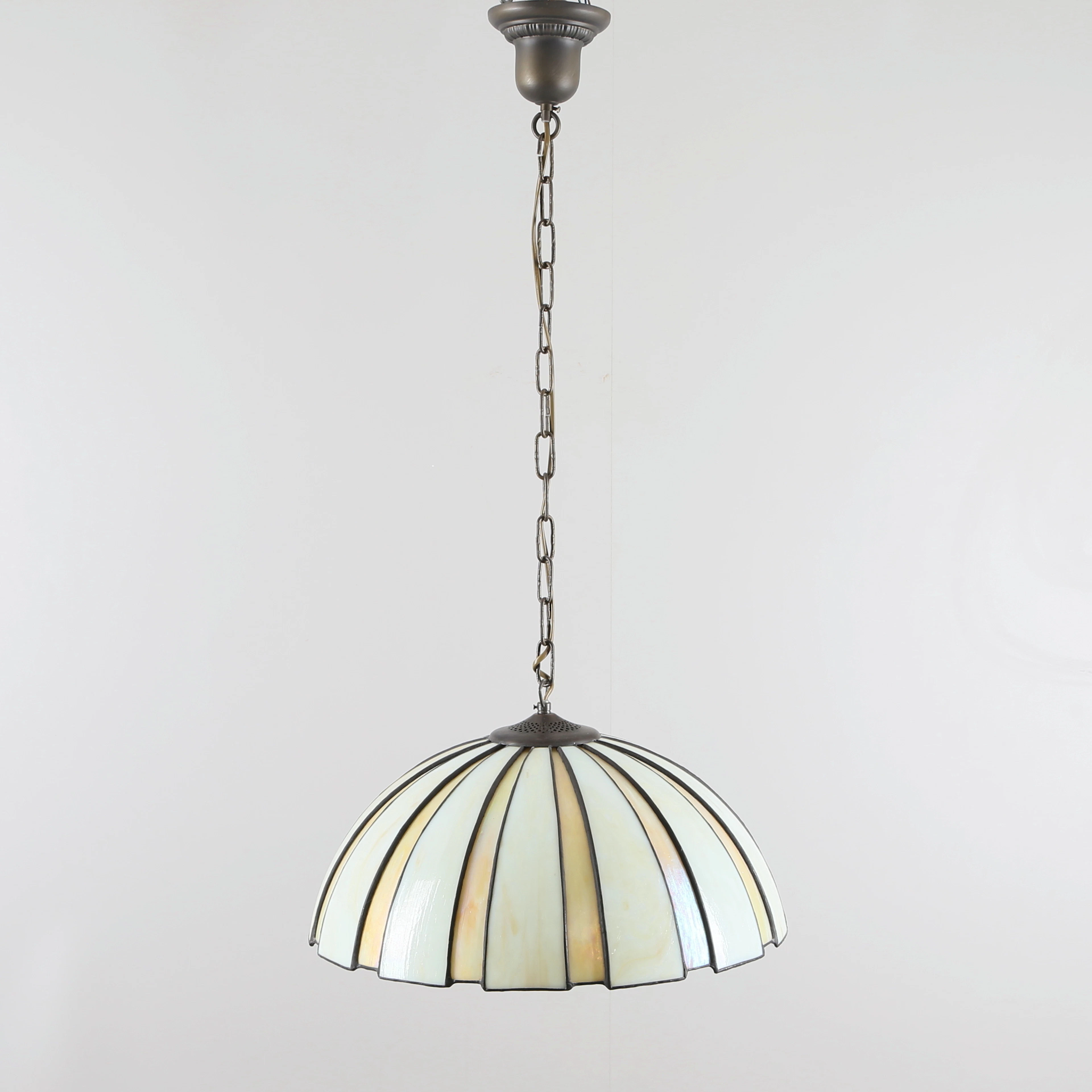 TAKLAMPA/TIFFANYLAMPA, 1900-talets senare del.