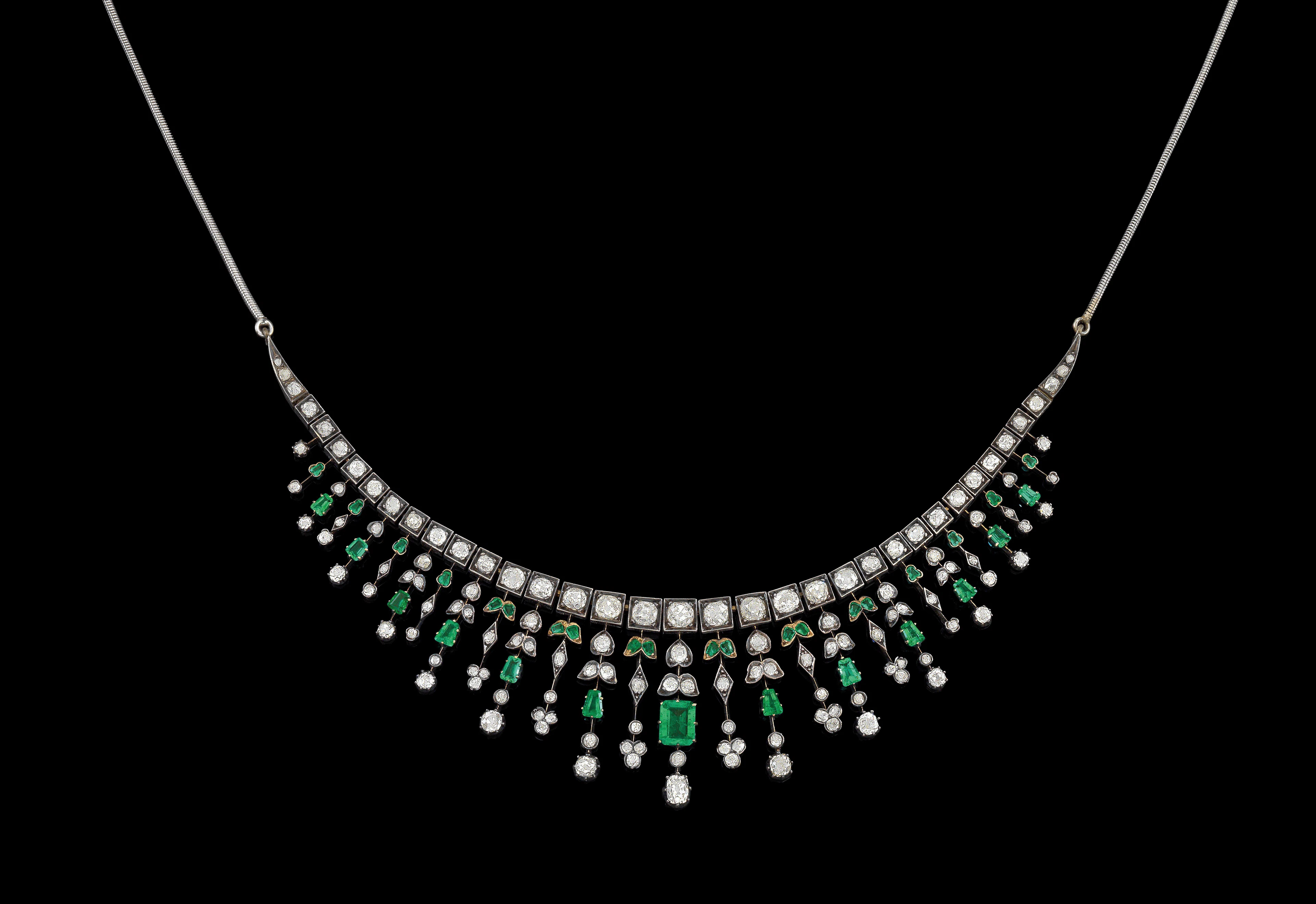 Altschliffdiamant Smaragdcollier aus altem Europäischem Adelsbesitz