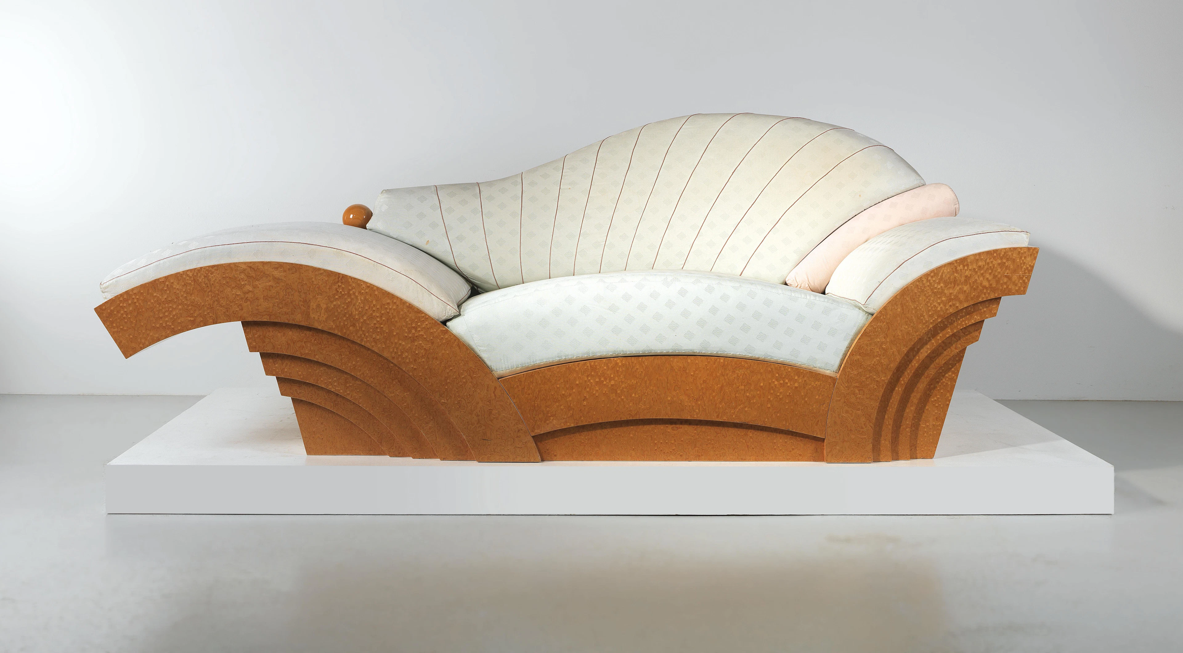 A Marilyn (‘Mitzi’) sofa, designed by Hans Hollein in 1981
