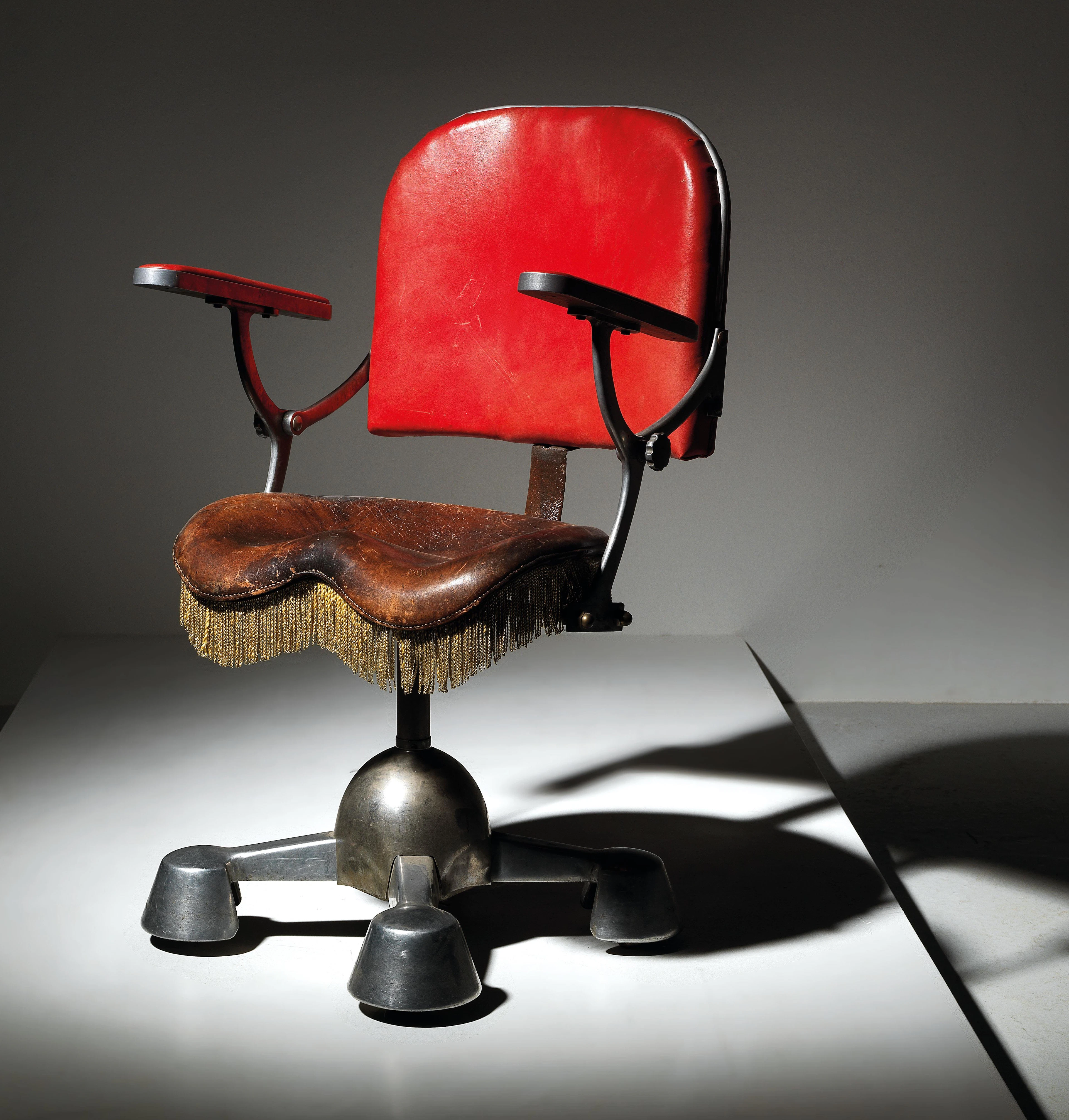 A Locus Rex seat object, designed and manufactured by Helmut Palla* in 1992