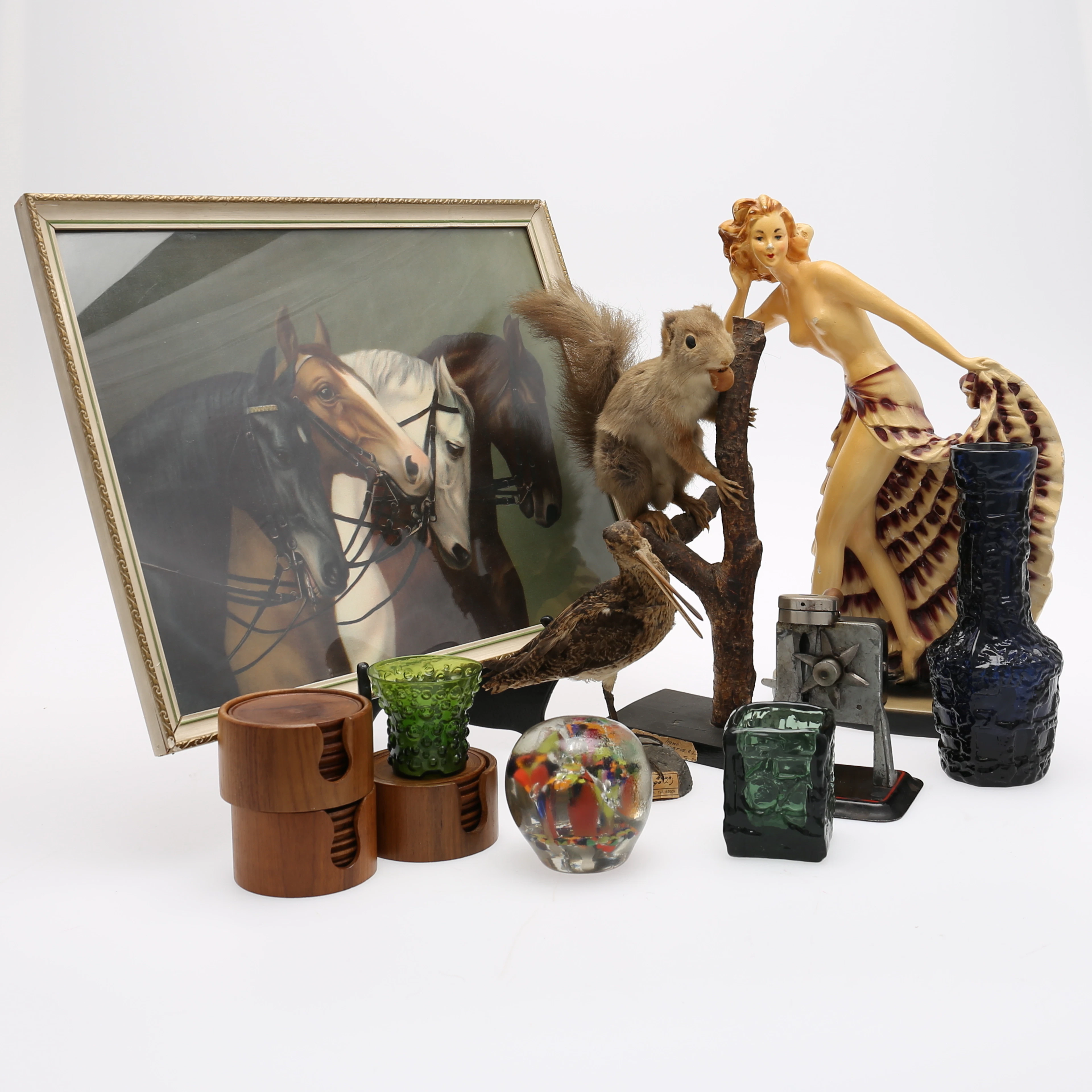 DIVERSE, 12 föremål,FIGURIN "Art Deco",TAVLA, BREVPRESS, RUDA GLAS, m m, 1900-tal.