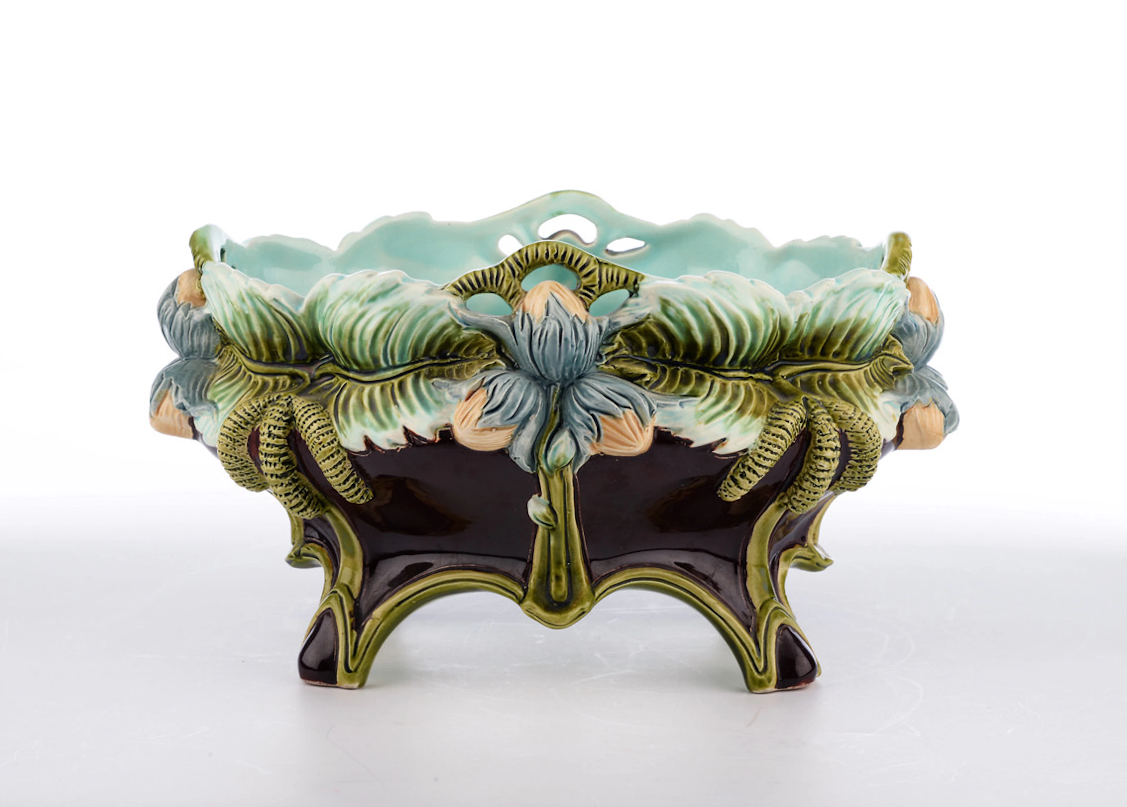 JUGENDSTIL-KERAMIK. 4-füßige Schale für Obst oder auch Cachepot.