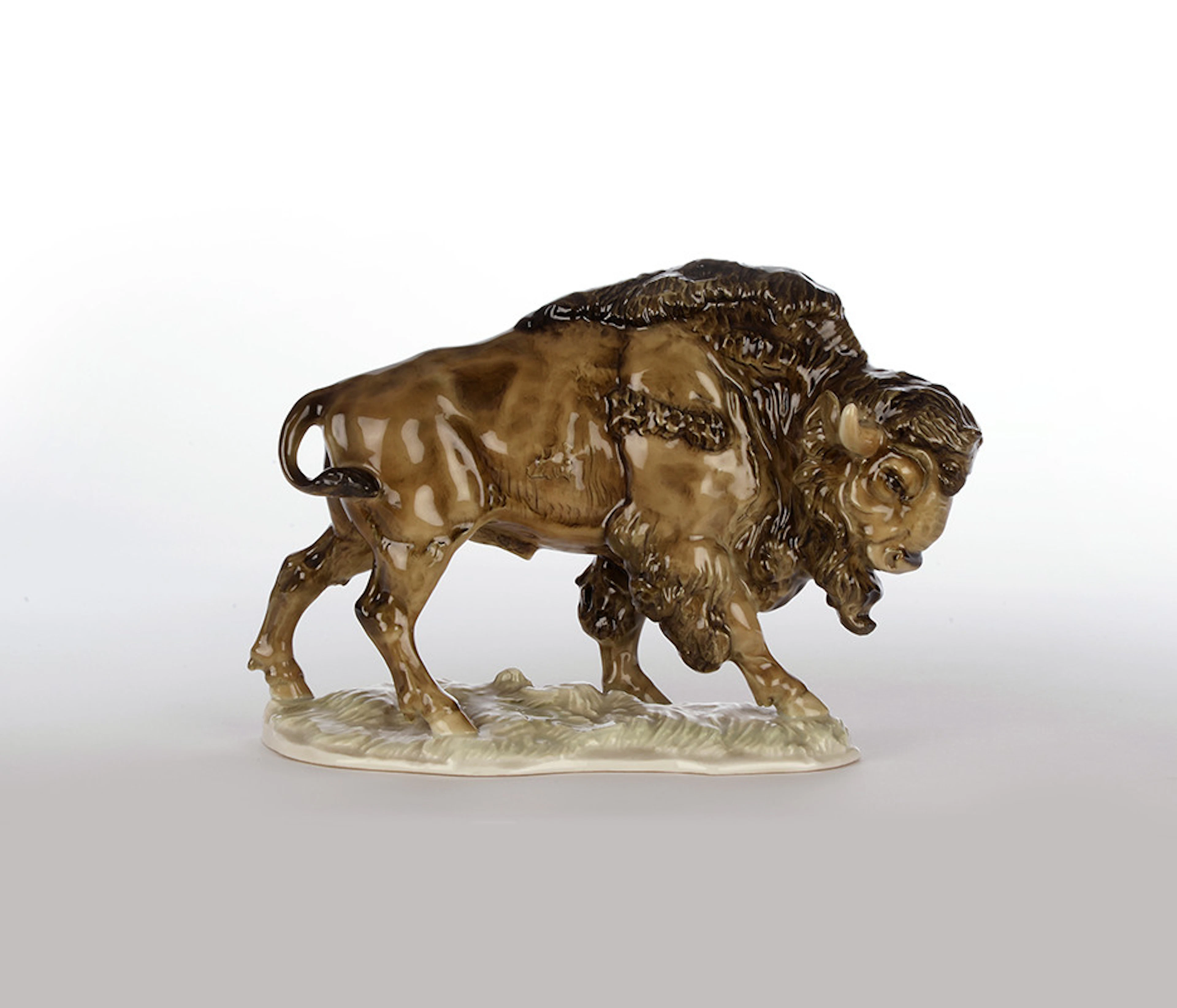 ENTWURF FRITZ DILLER FÜR HUTSCHENREUTHER. Bison. Datierung 1955-1969. Selb, Deutschland.