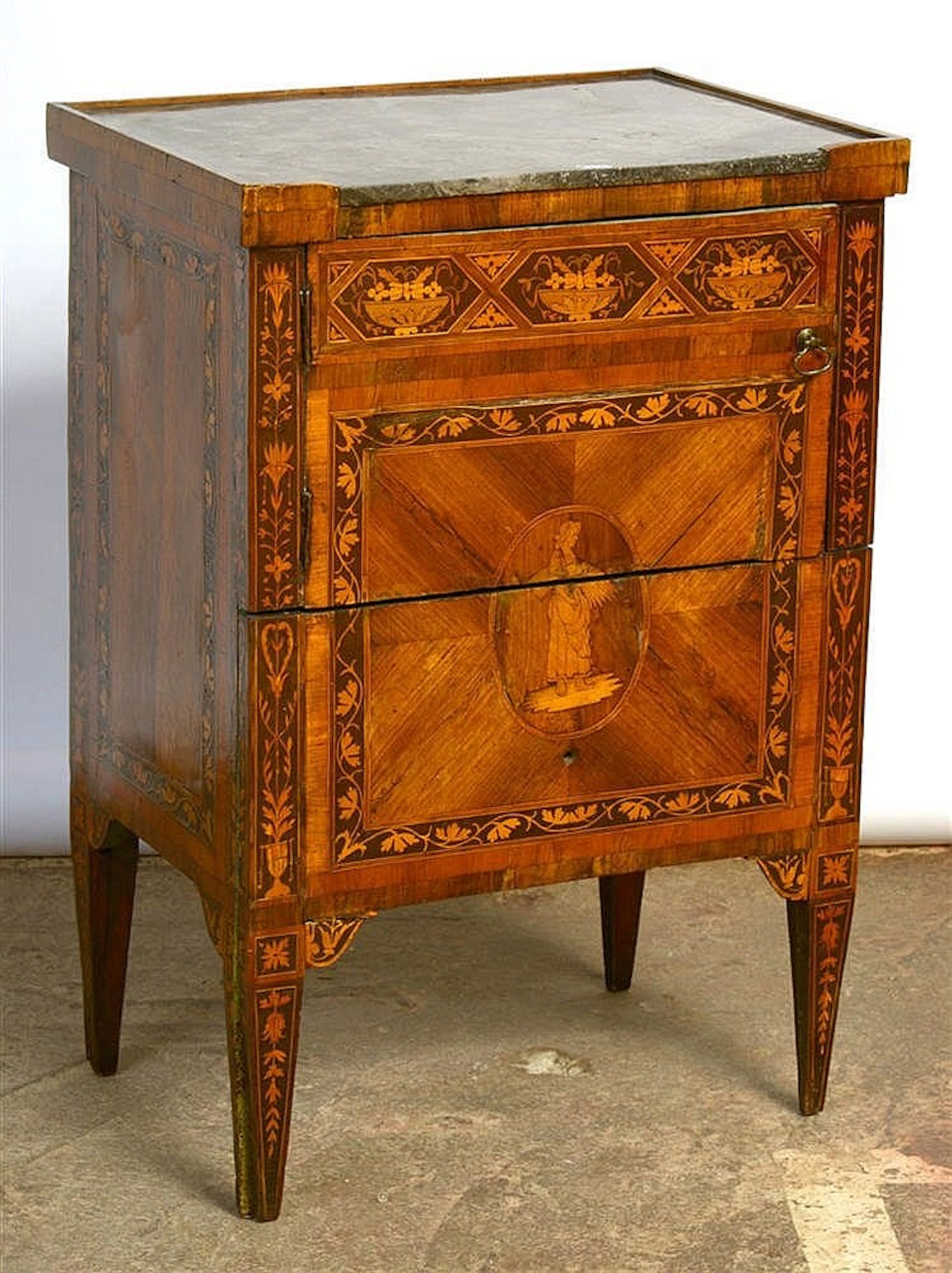 MOBILIER