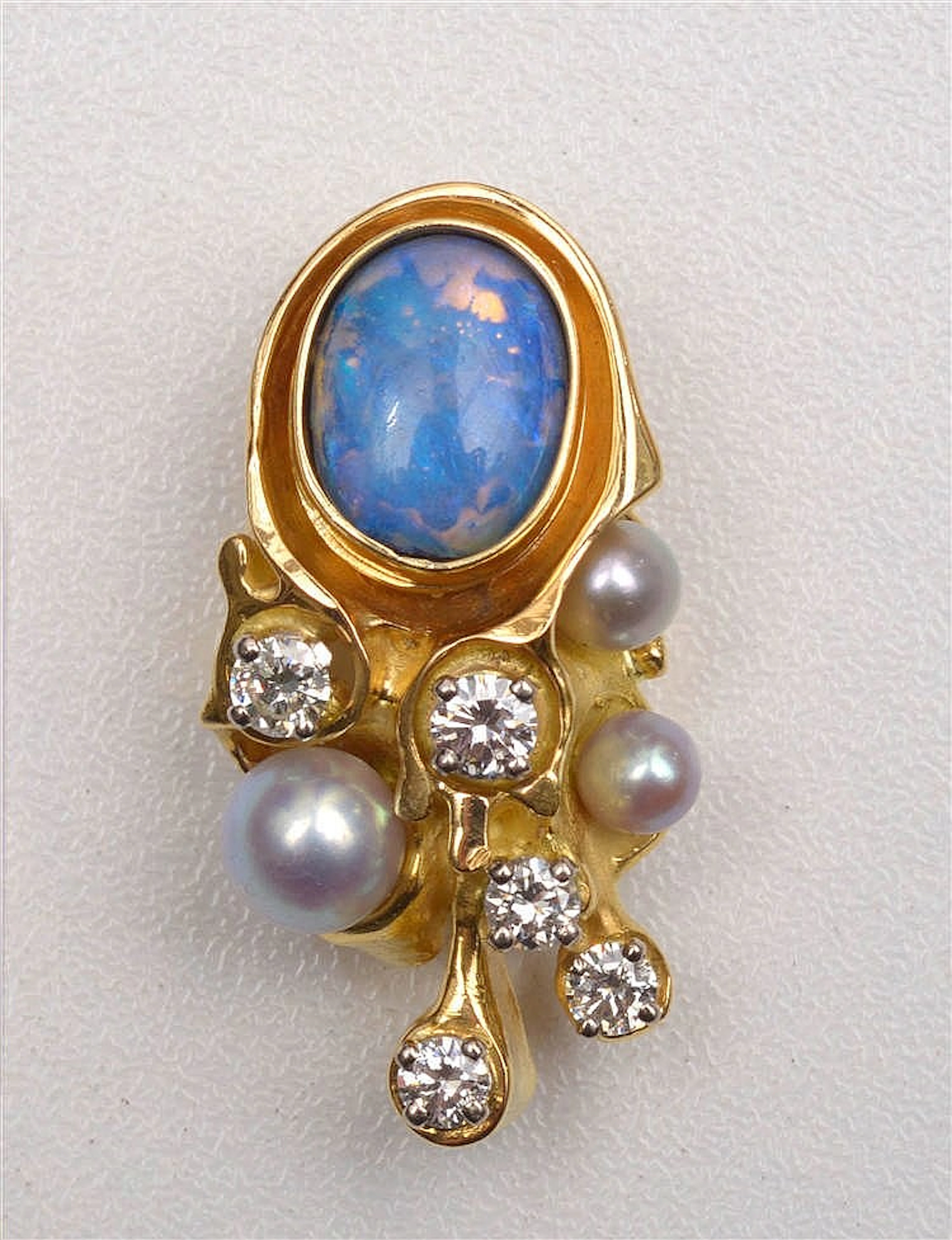 DEMARET Fernand (1929 - 2013) - Broche en or jaune 18 carats sertie d'un
