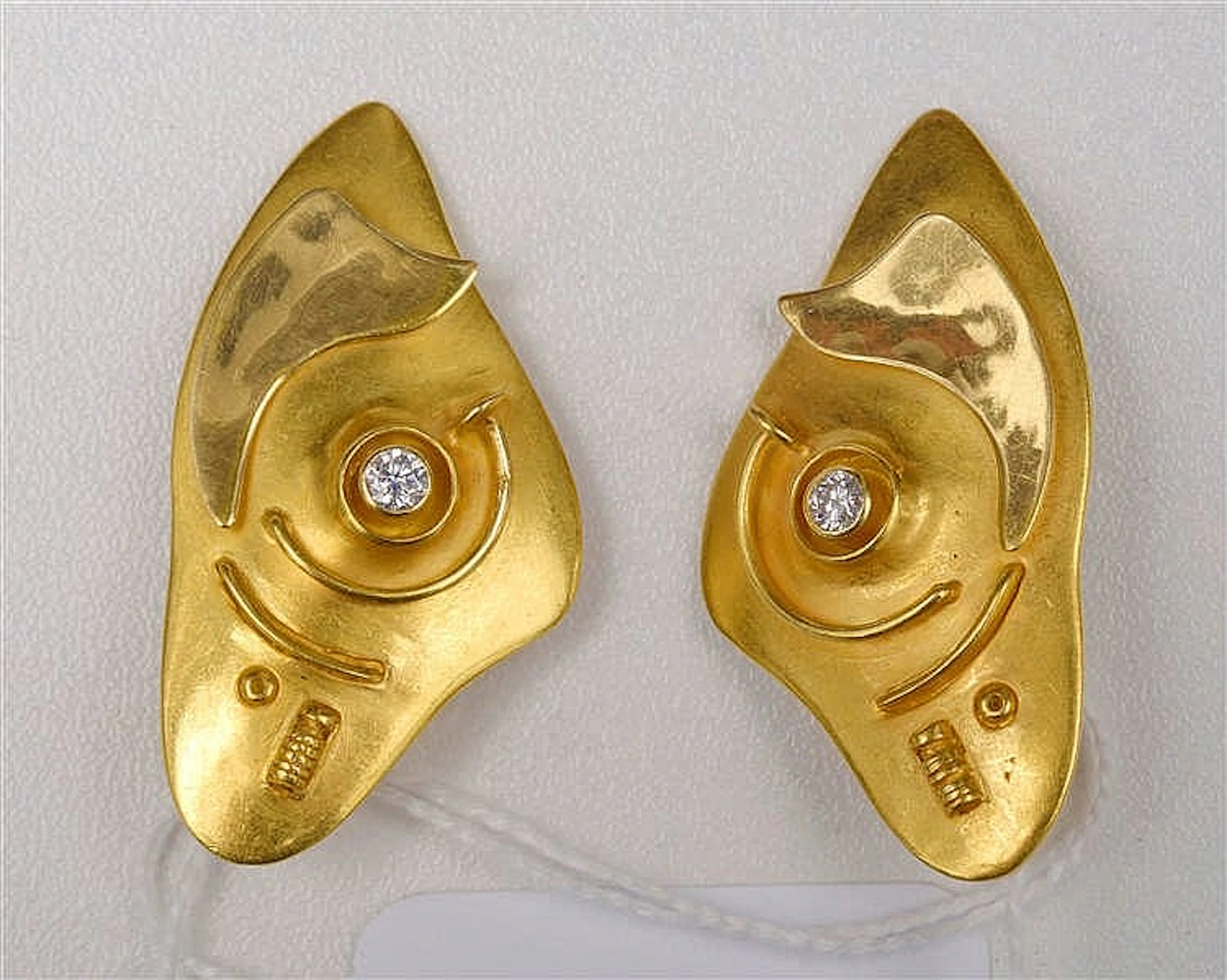 DEMARET Fernand (1929 - 2013) - Paire de boucles d'oreilles clips en or
