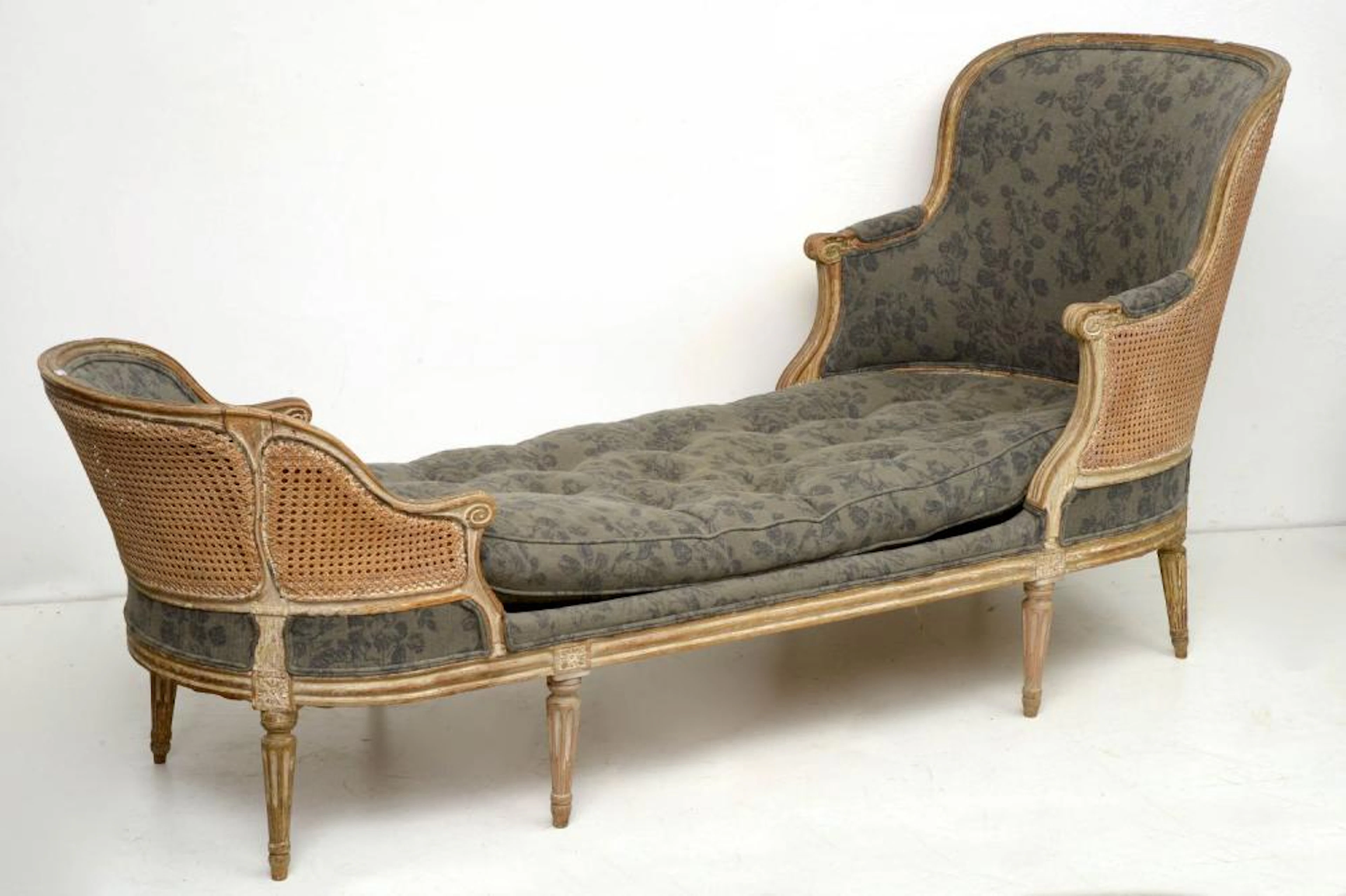 Duchesse non brisée Louis XVI en bois sculpté et...