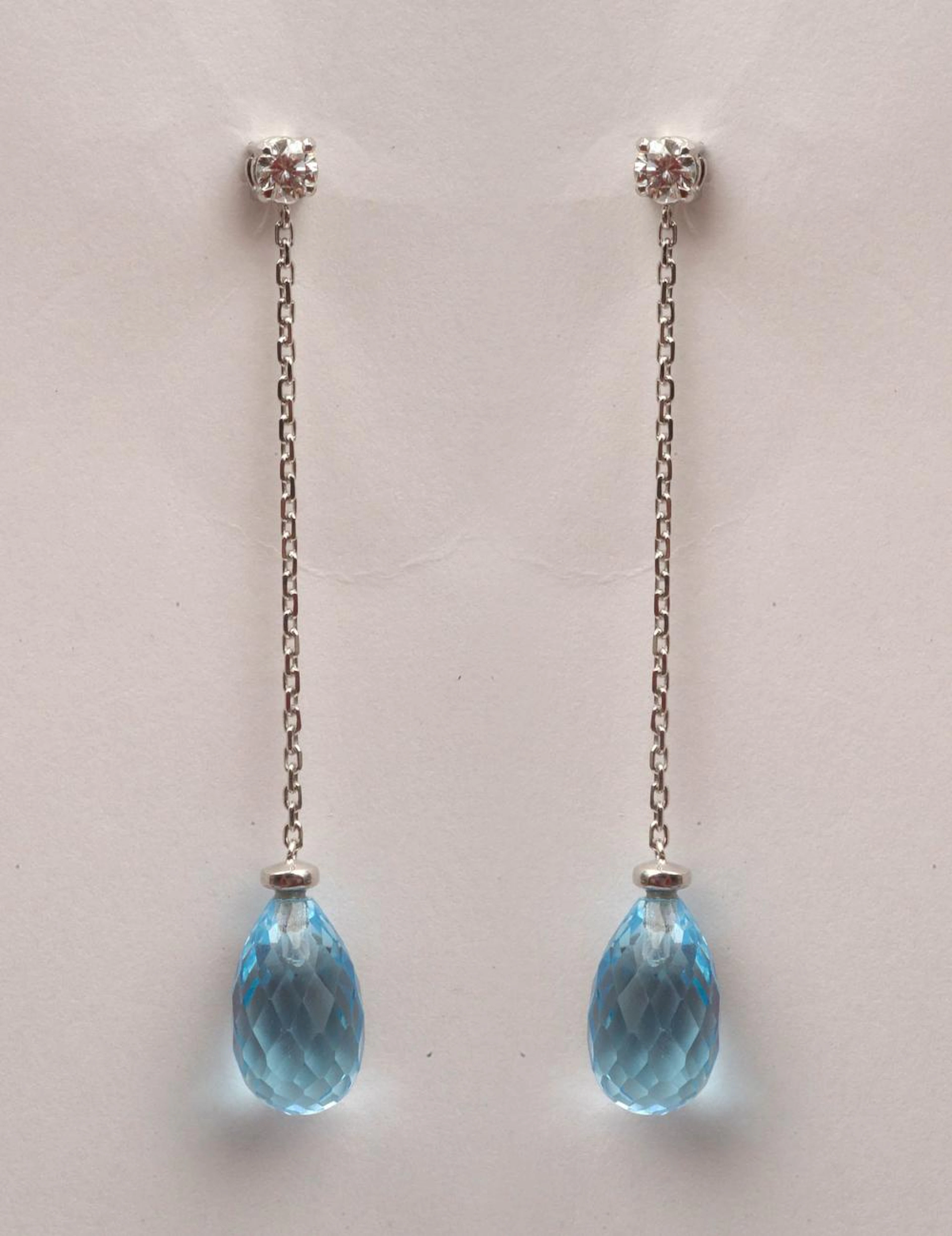 Bijouterie Paire de boucles d'oreilles en or blanc 18 carats serties de