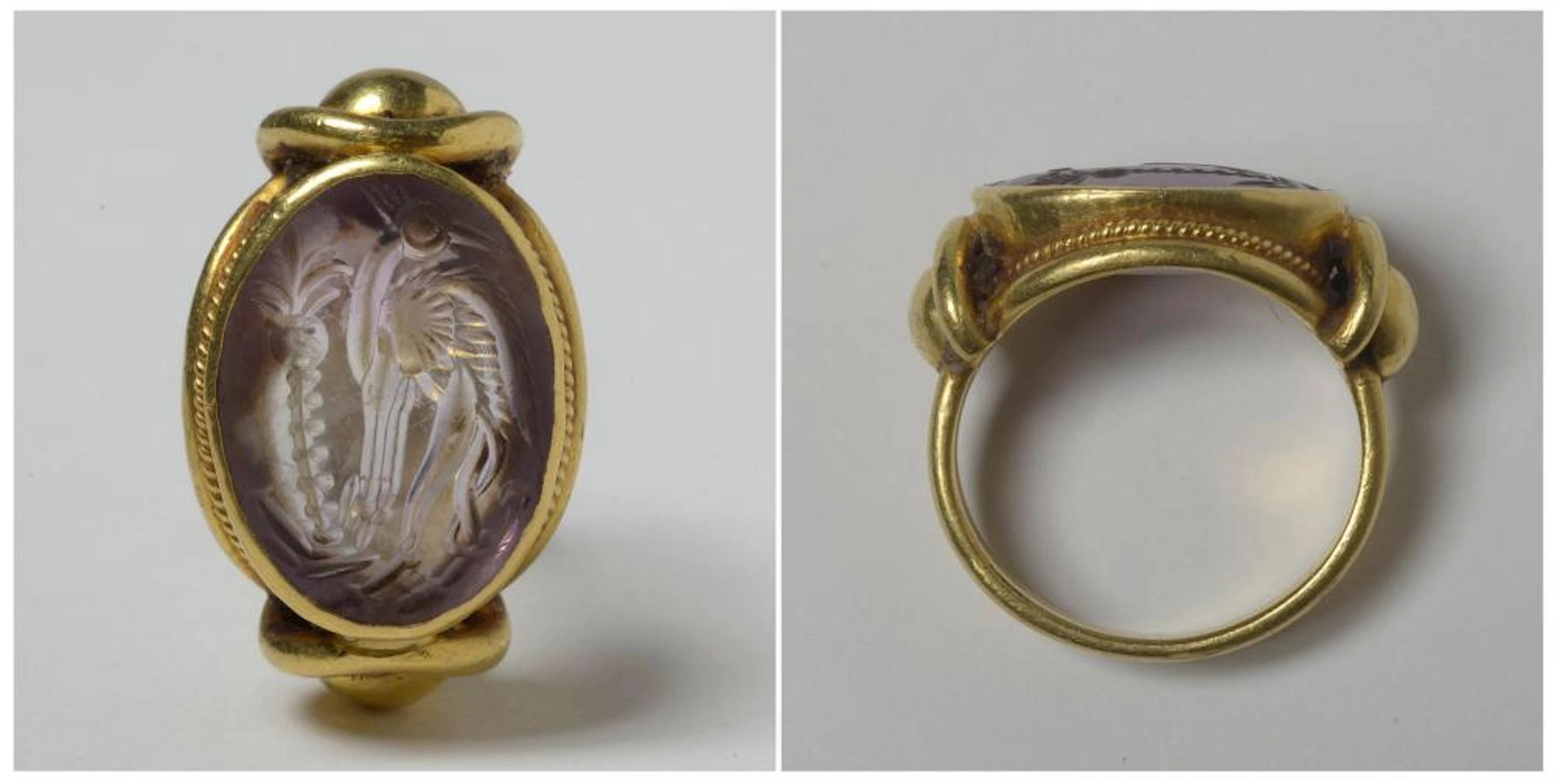 Bague sertie d'une intaille en améthyste gravée d'un...