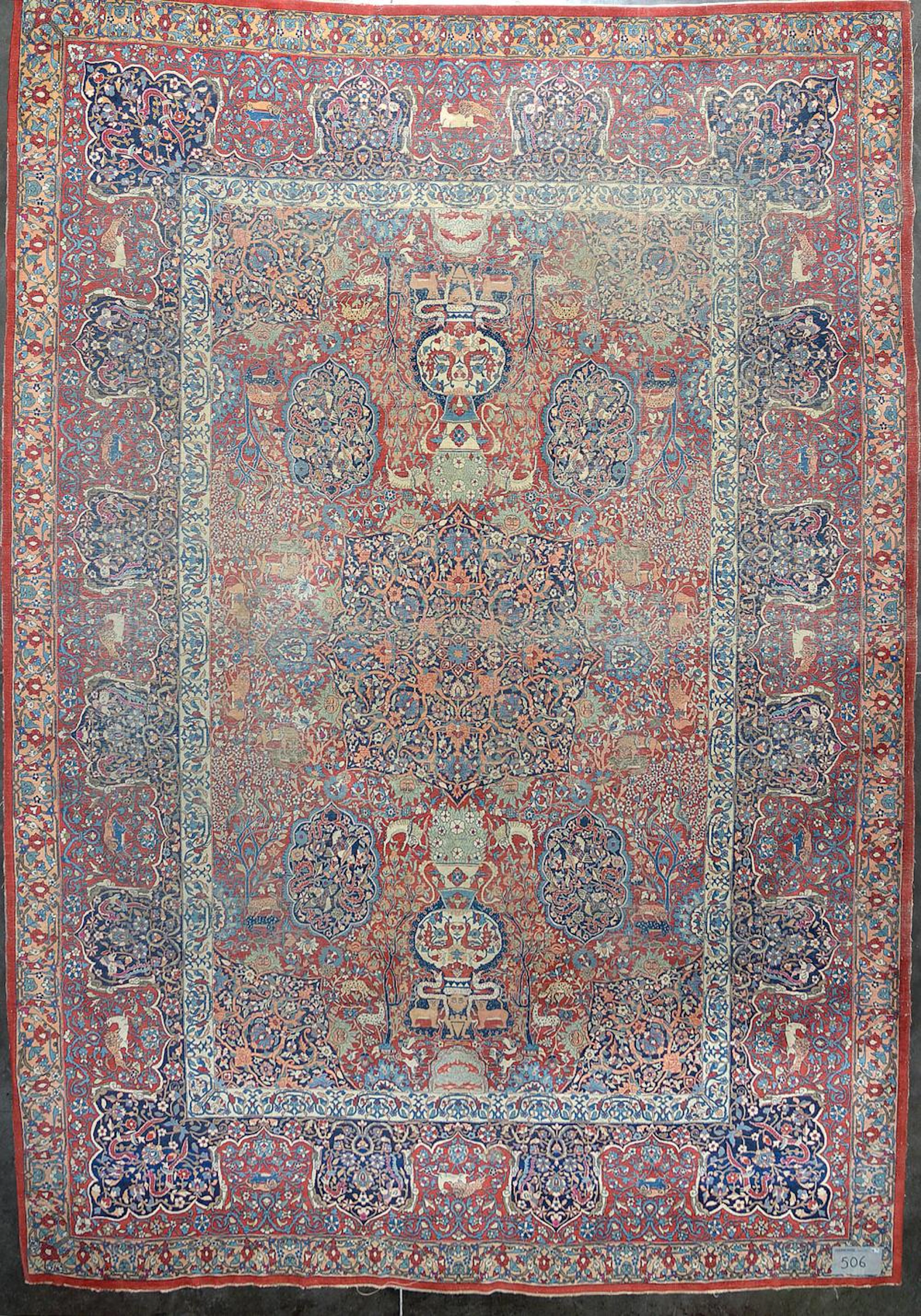 Grand tapis Ispahan en laine et soie (?) à décor d'un "Vase central"