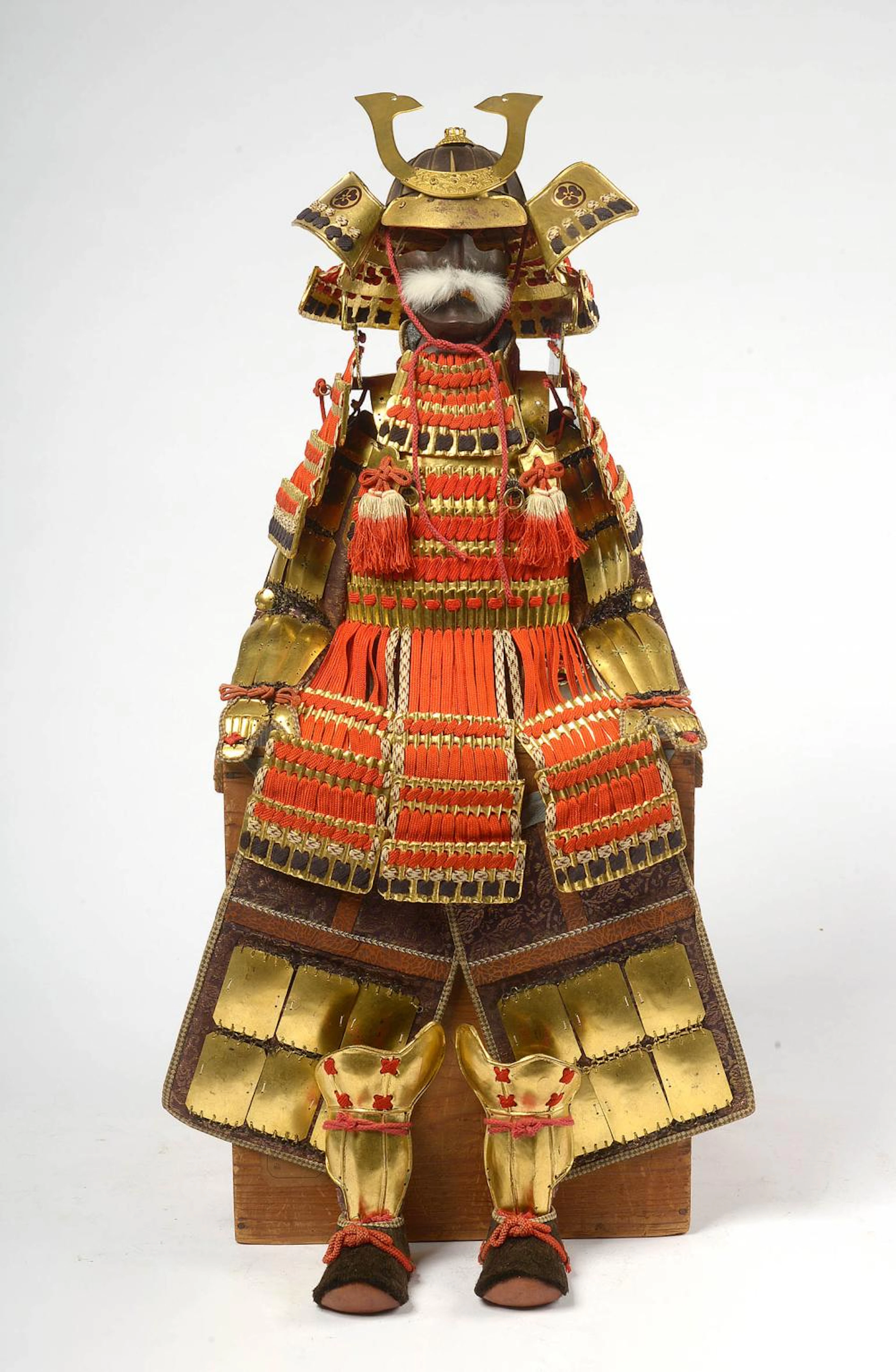 Art japonais "Gogatsu kodomo no hi" armure miniature dorée en métal