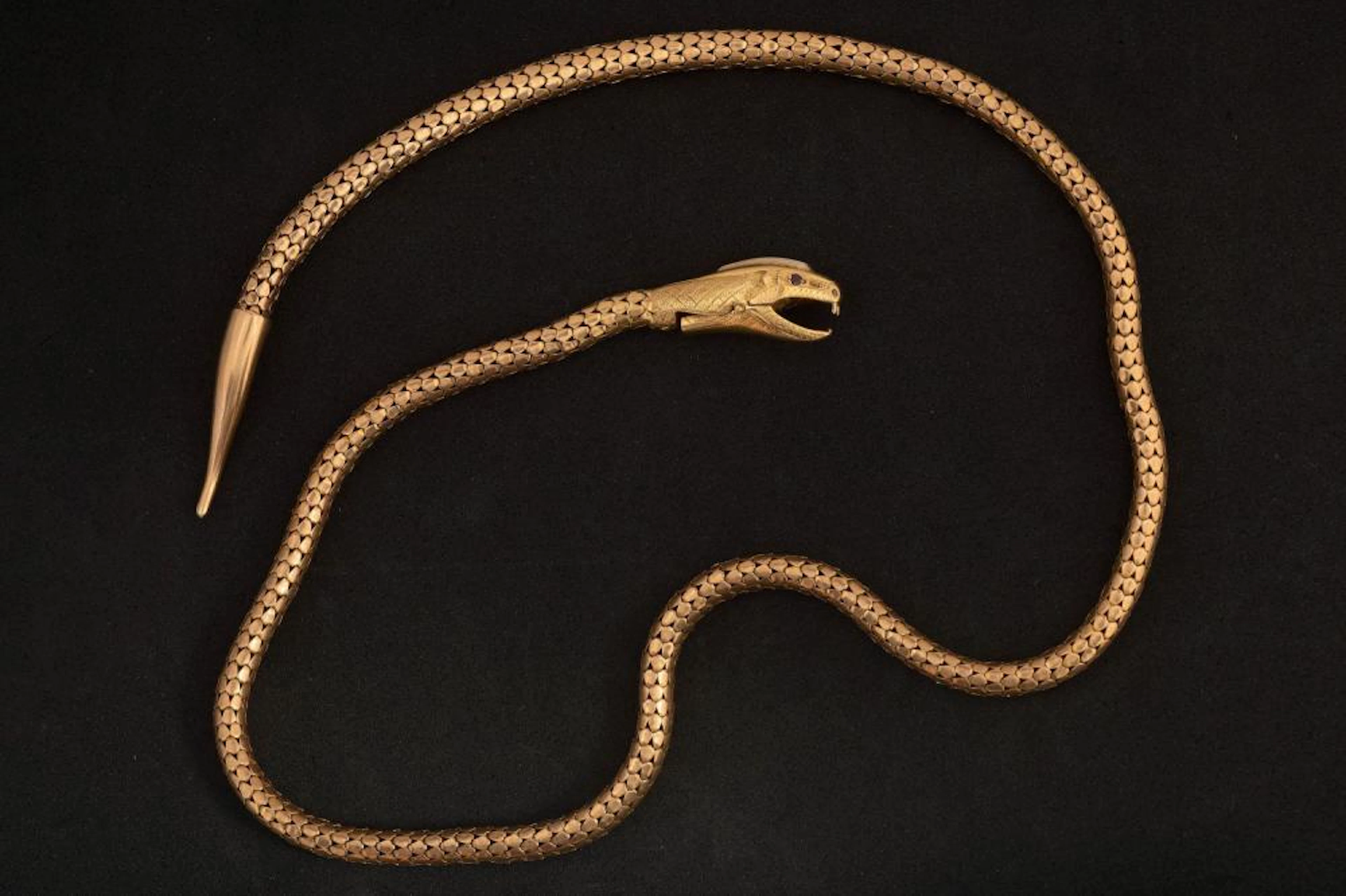 ELEGANT COLLIER EN FORME DE SERPENT EN OR JAUNE 18 CARATS SERTI DE TOURMALINES