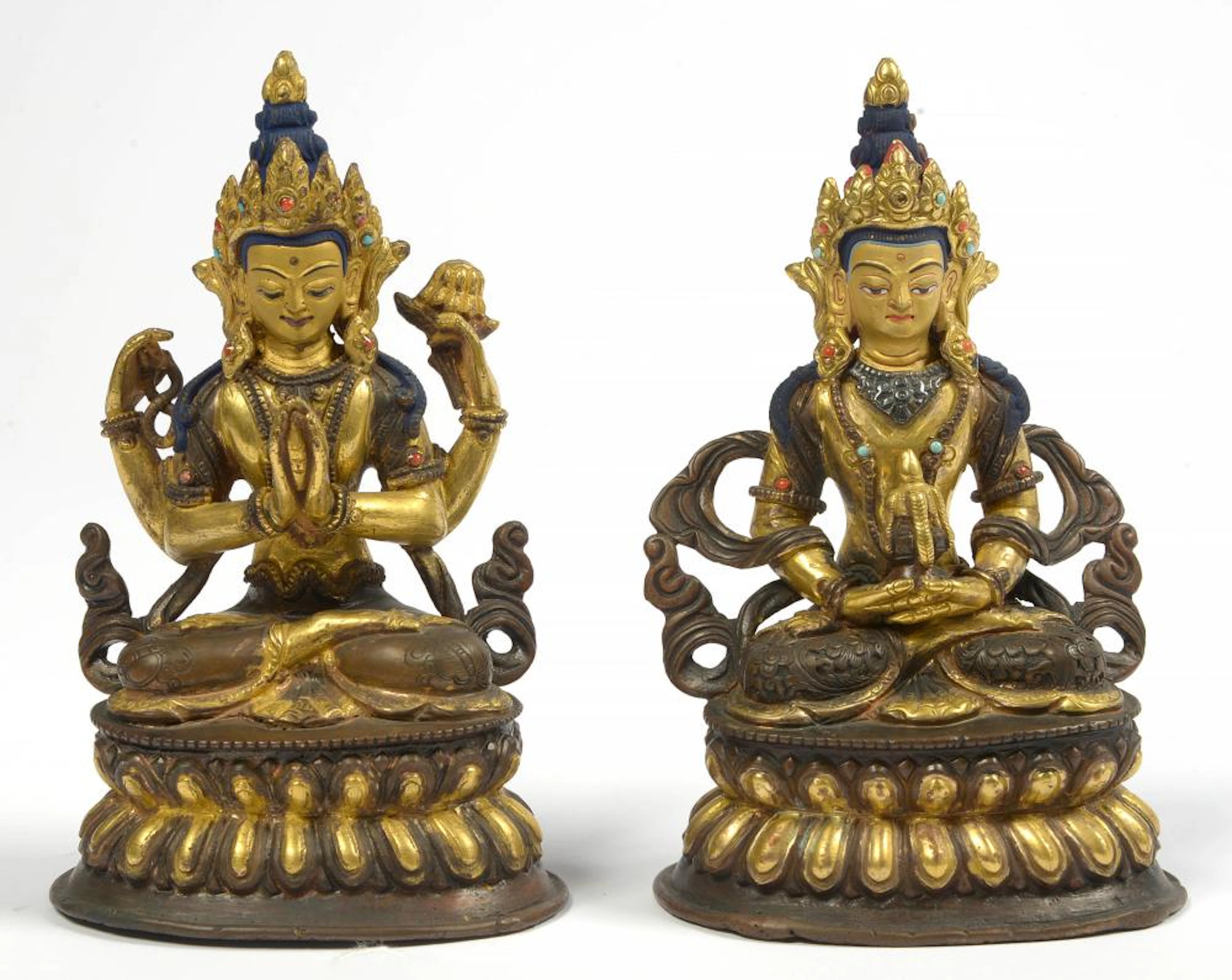 Art Asiatique Deux "Tara" en bronze à patine brune