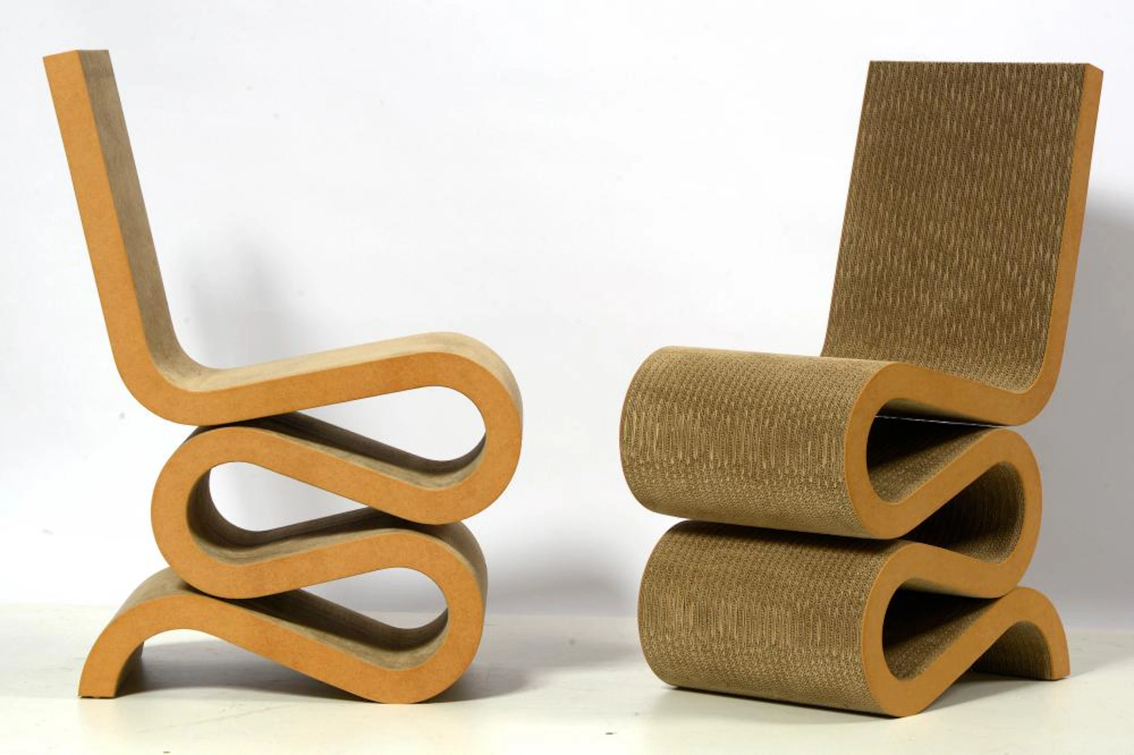 Design XXème siècle Paire de chaises dites "Wiggle side...