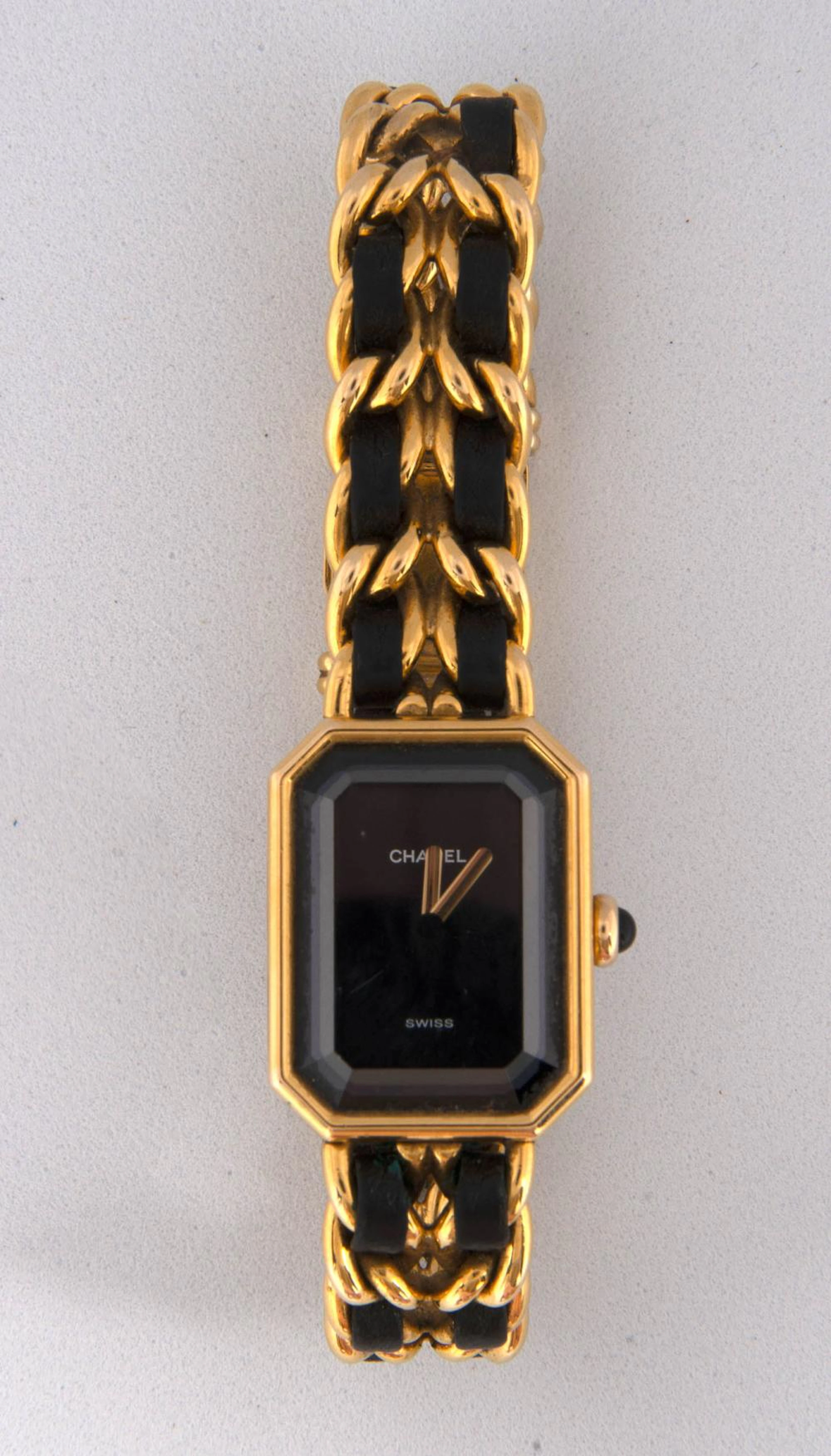 Horlogerie CHANEL Belle montre de marque Chanel