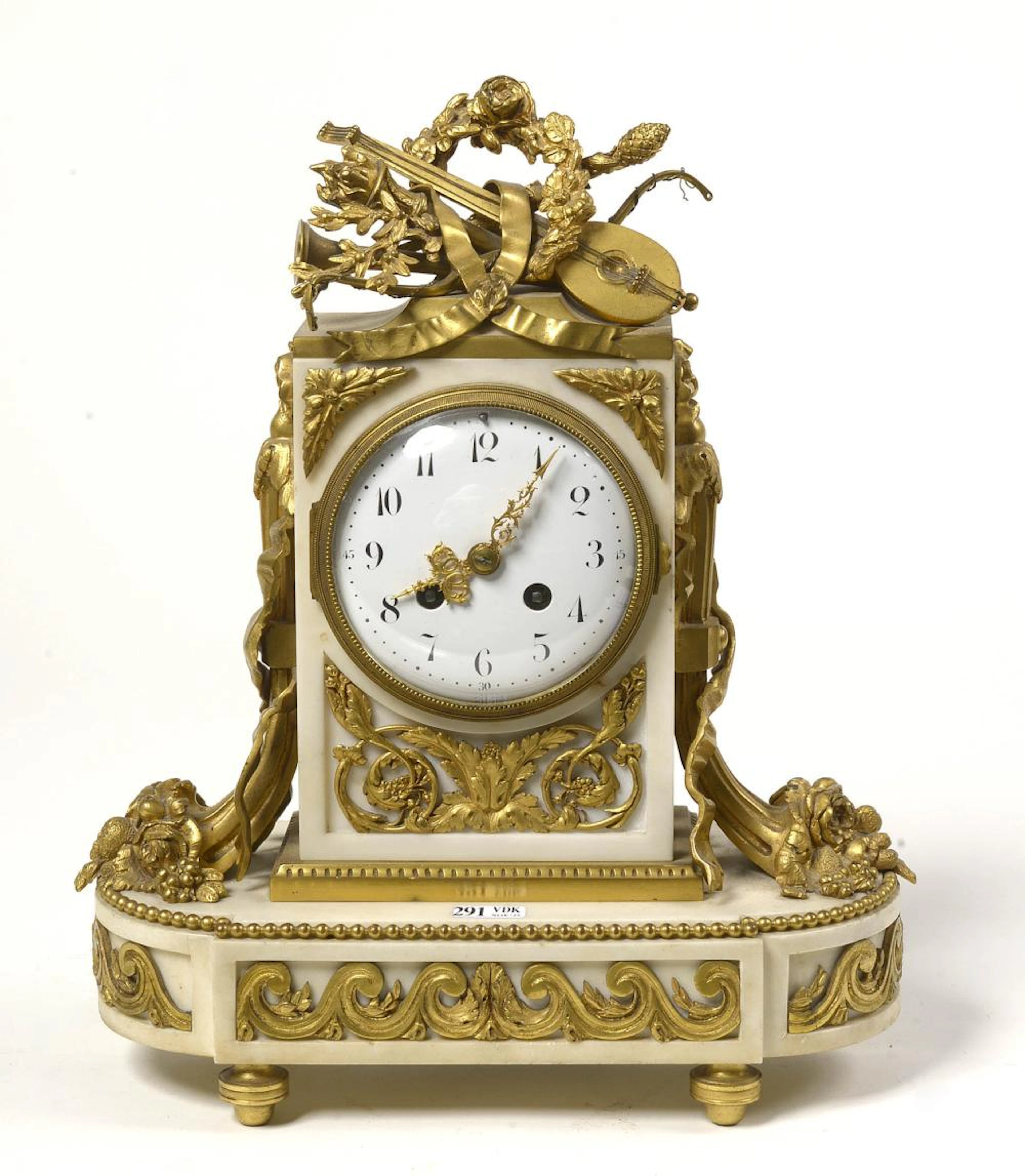 Horlogerie Pendule de style Louis XVI en marbre blanc et...