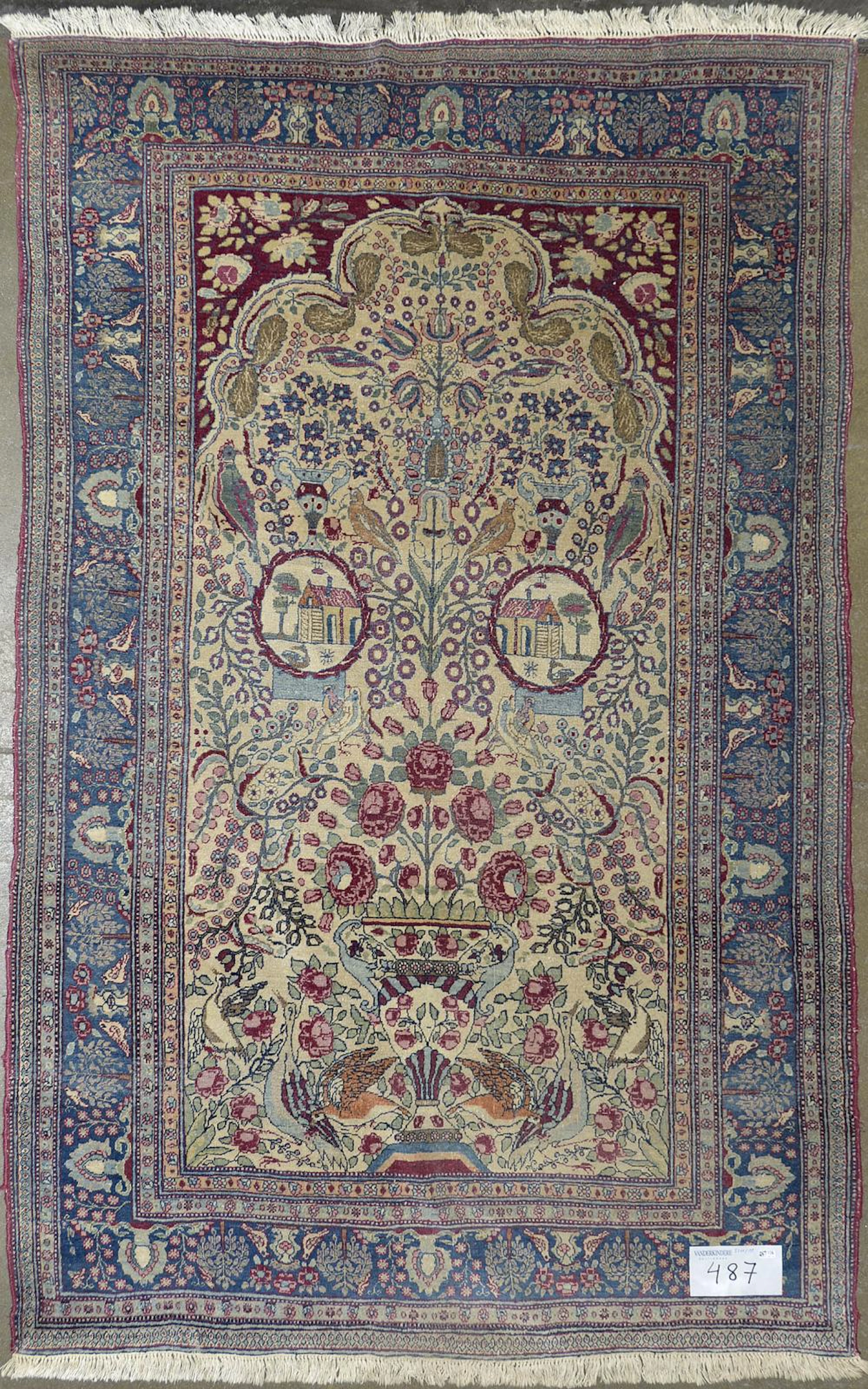 Tapis Carpette Ispahan en laine faite main à décor d'un...