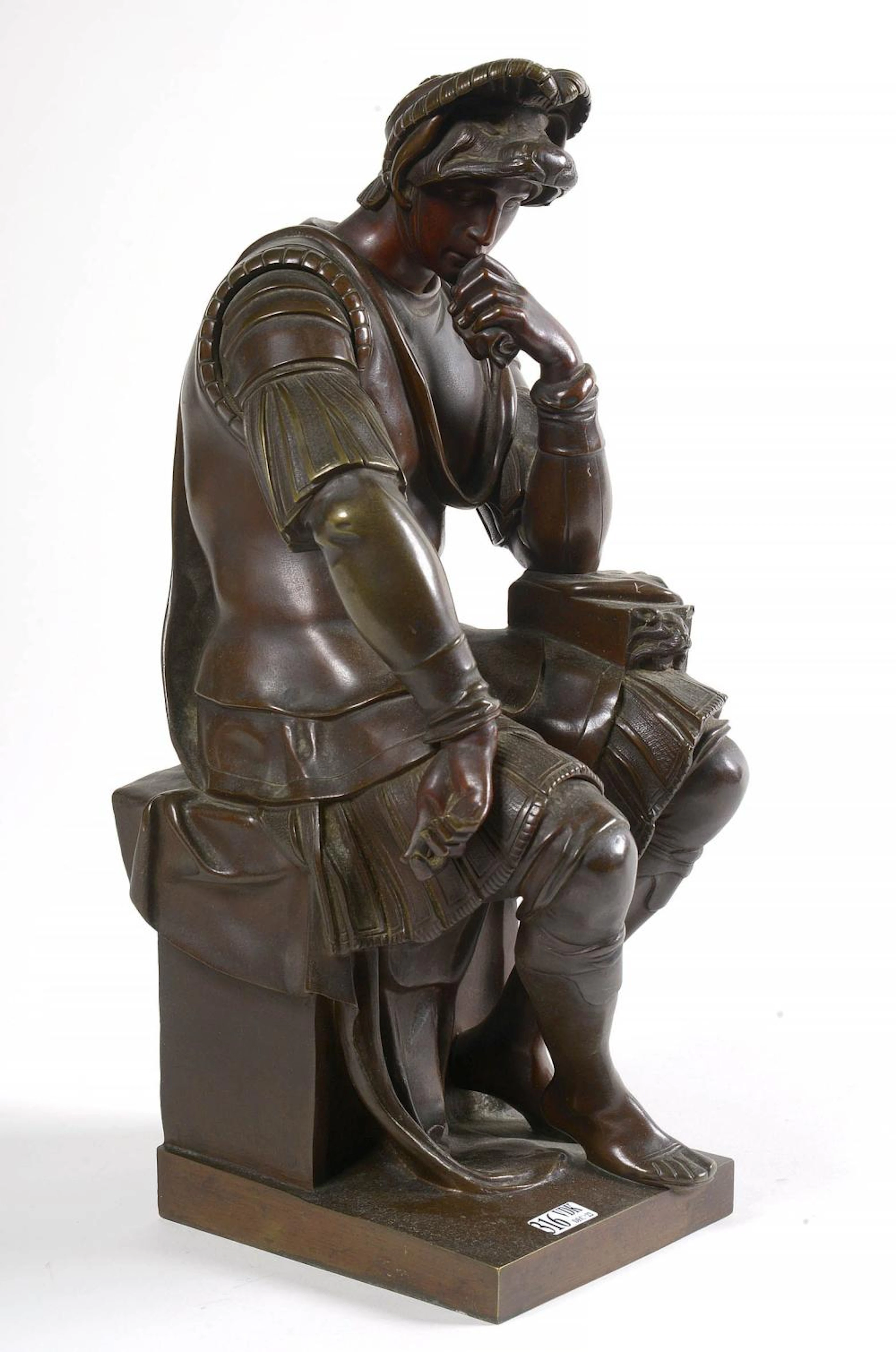 "Le penseur" en bronze à patine brune. D'après la ?