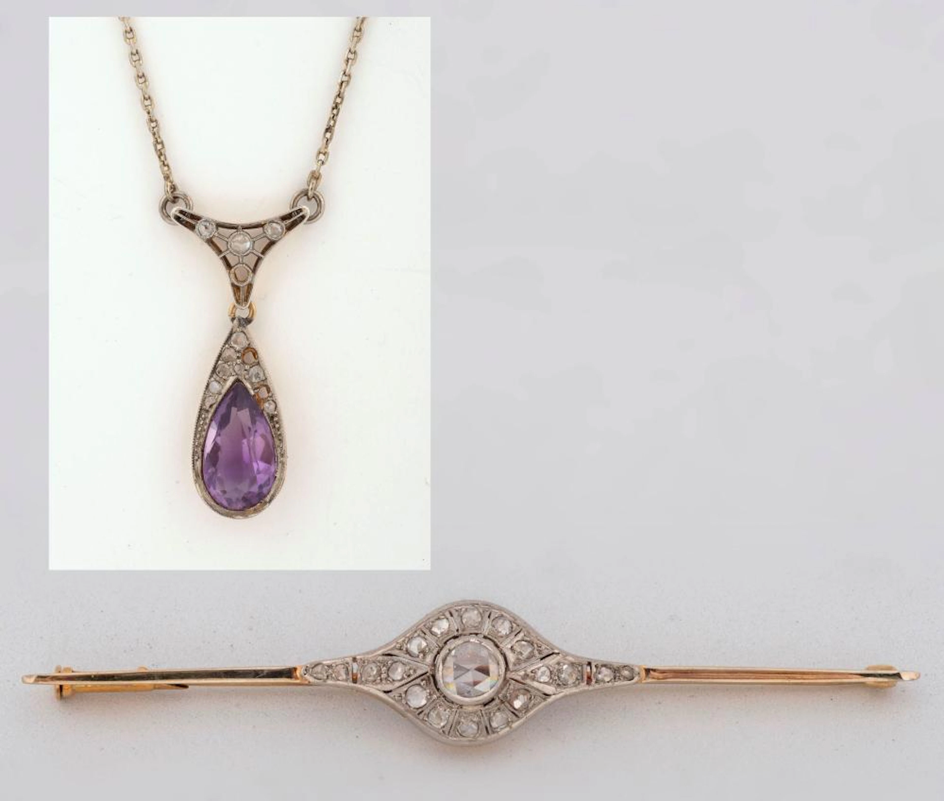 Deux bijoux: une broche en or jaune 18 carats et p?