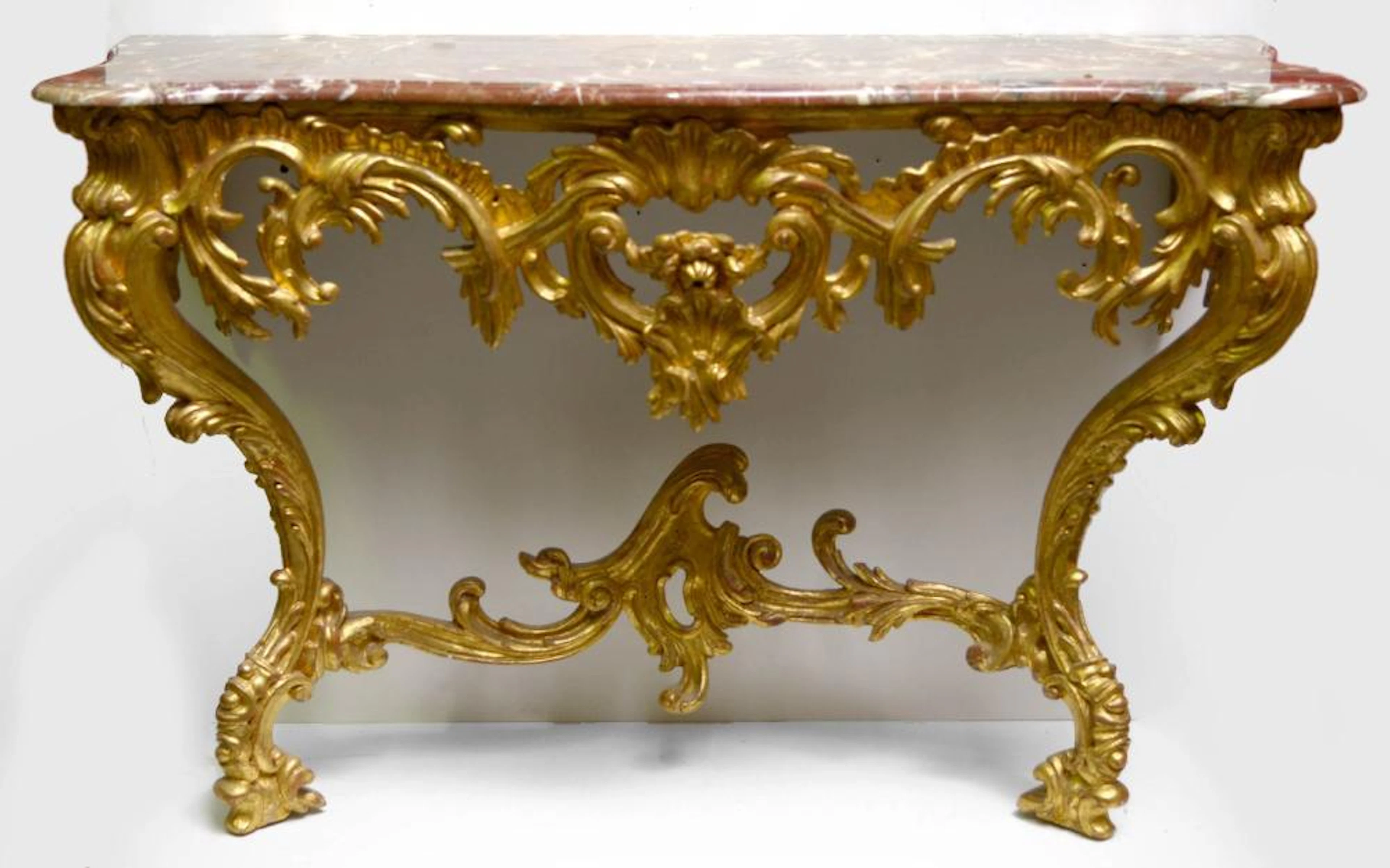 GRANDE CONSOLE DE STYLE LOUIS XV EN BOIS SCULPTÉ ET DORÉ...