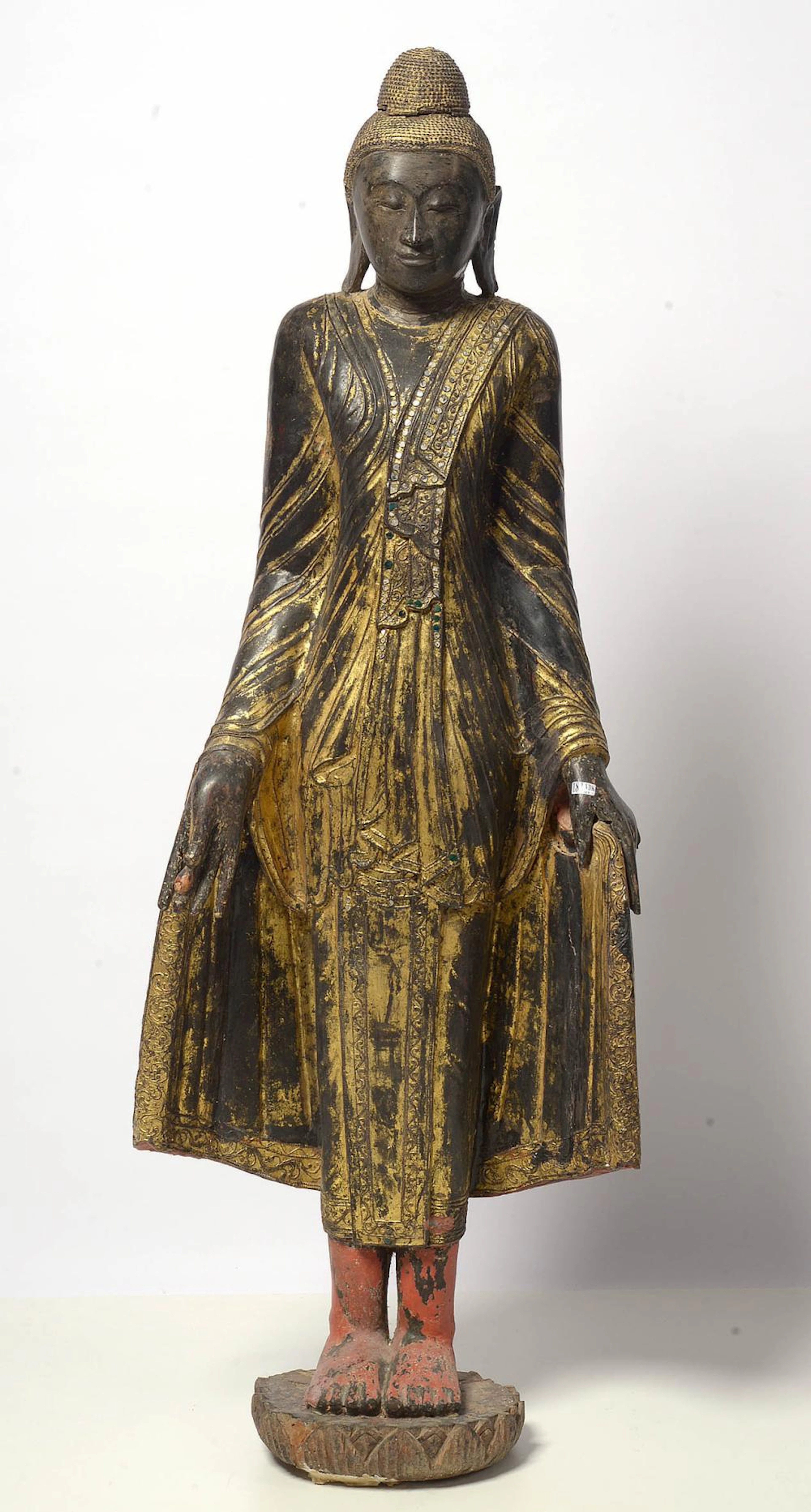 Art Asiatique Grand "Bouddha debout" en bois sculpté, laqué et doré