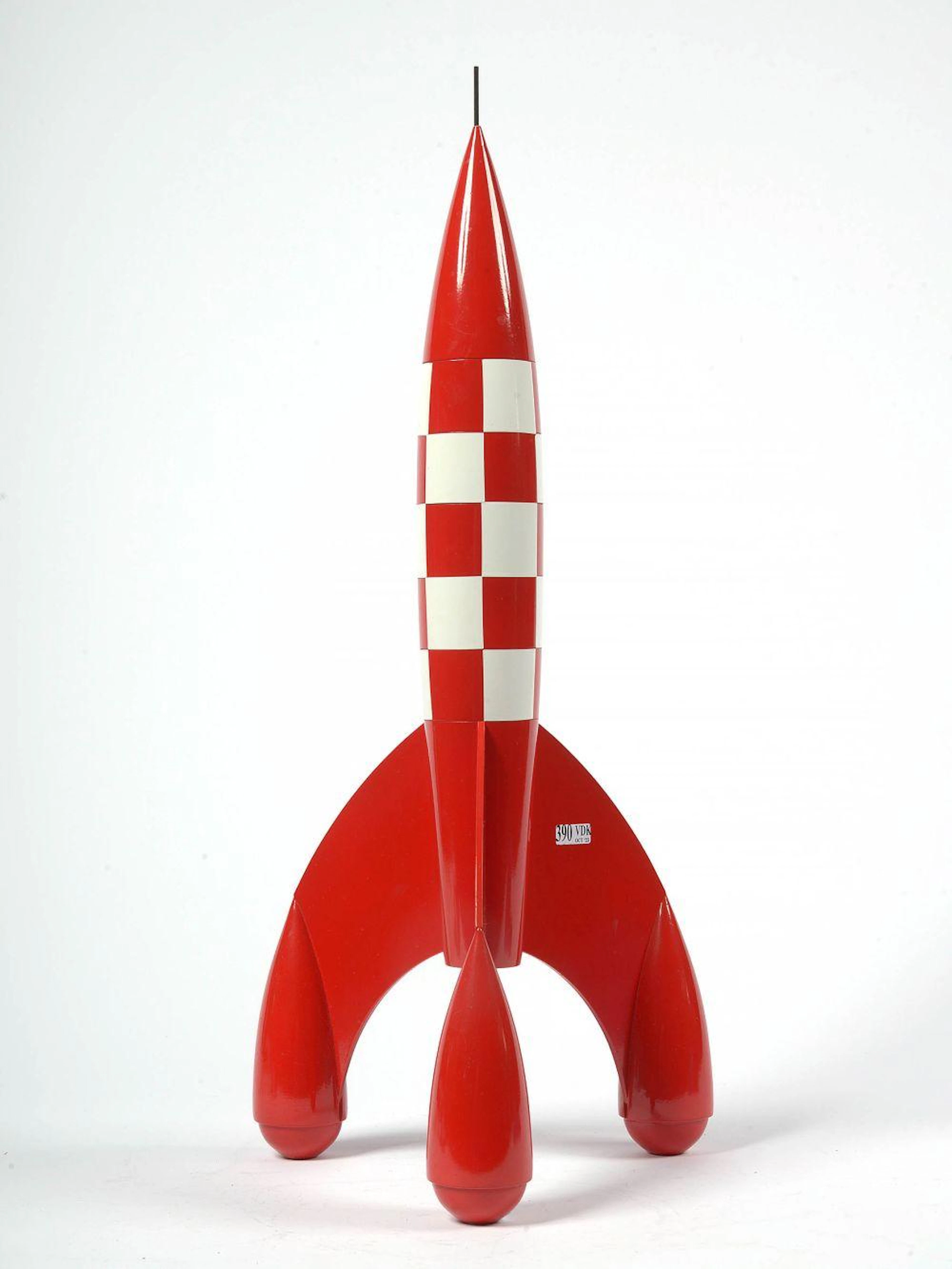 AROUTCHEFF Michel (1946), HERGE (1907 - 1983) "Fusée lunaire" en bois sculp