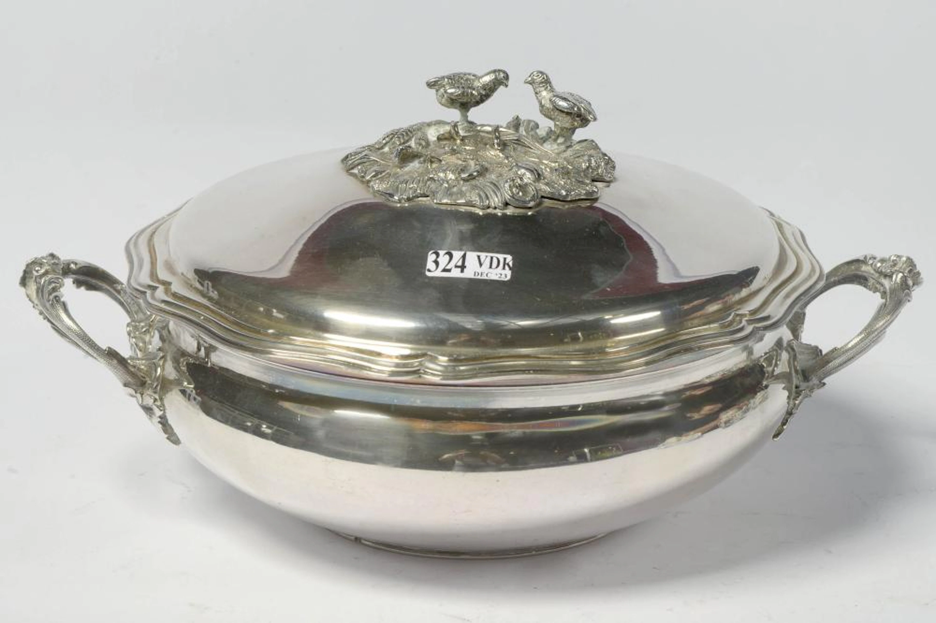 Légumier couvert de style Louis XV en argent 800/1?
