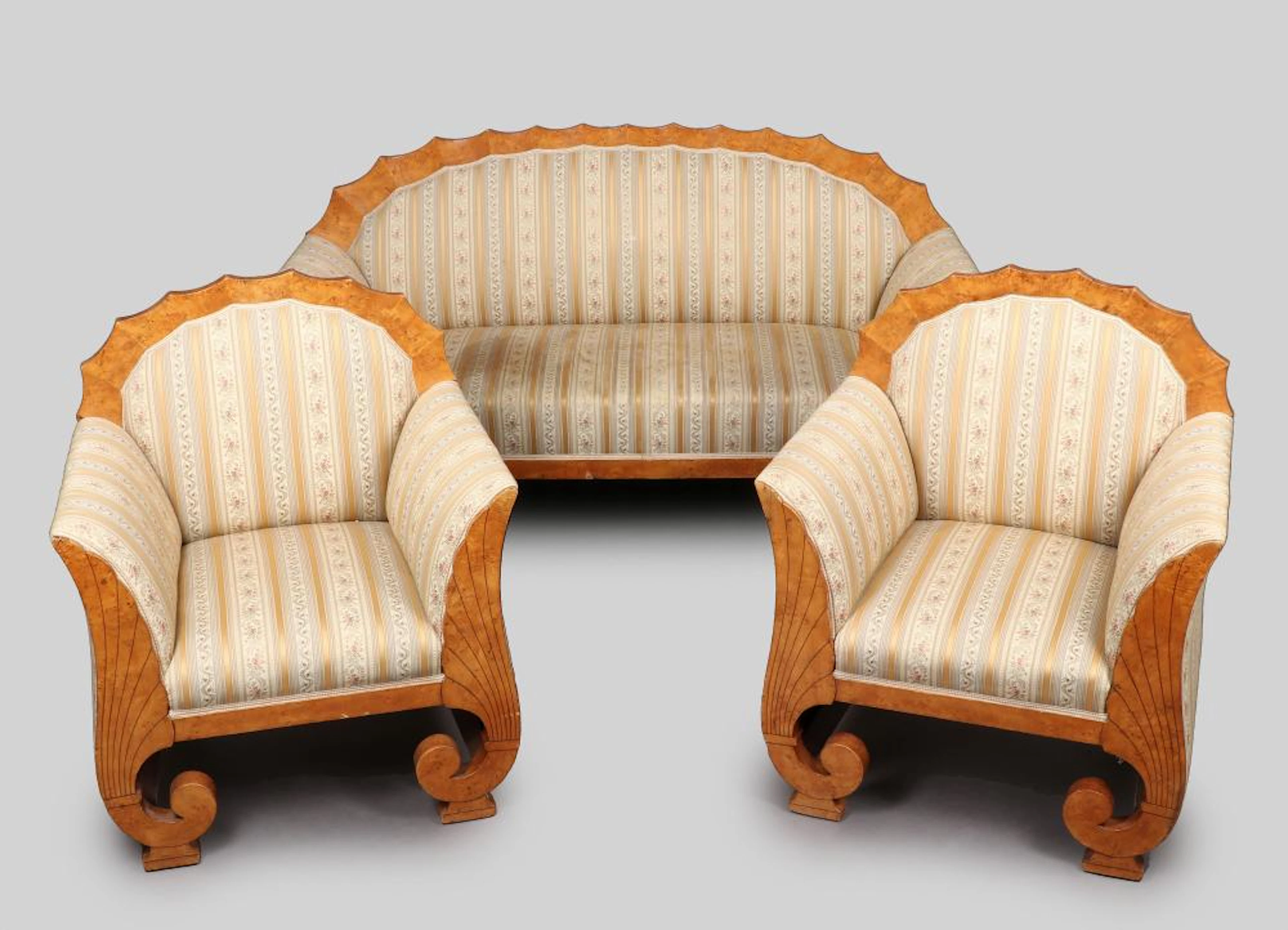 Biedermeier-Sofa und zwei -Sessel