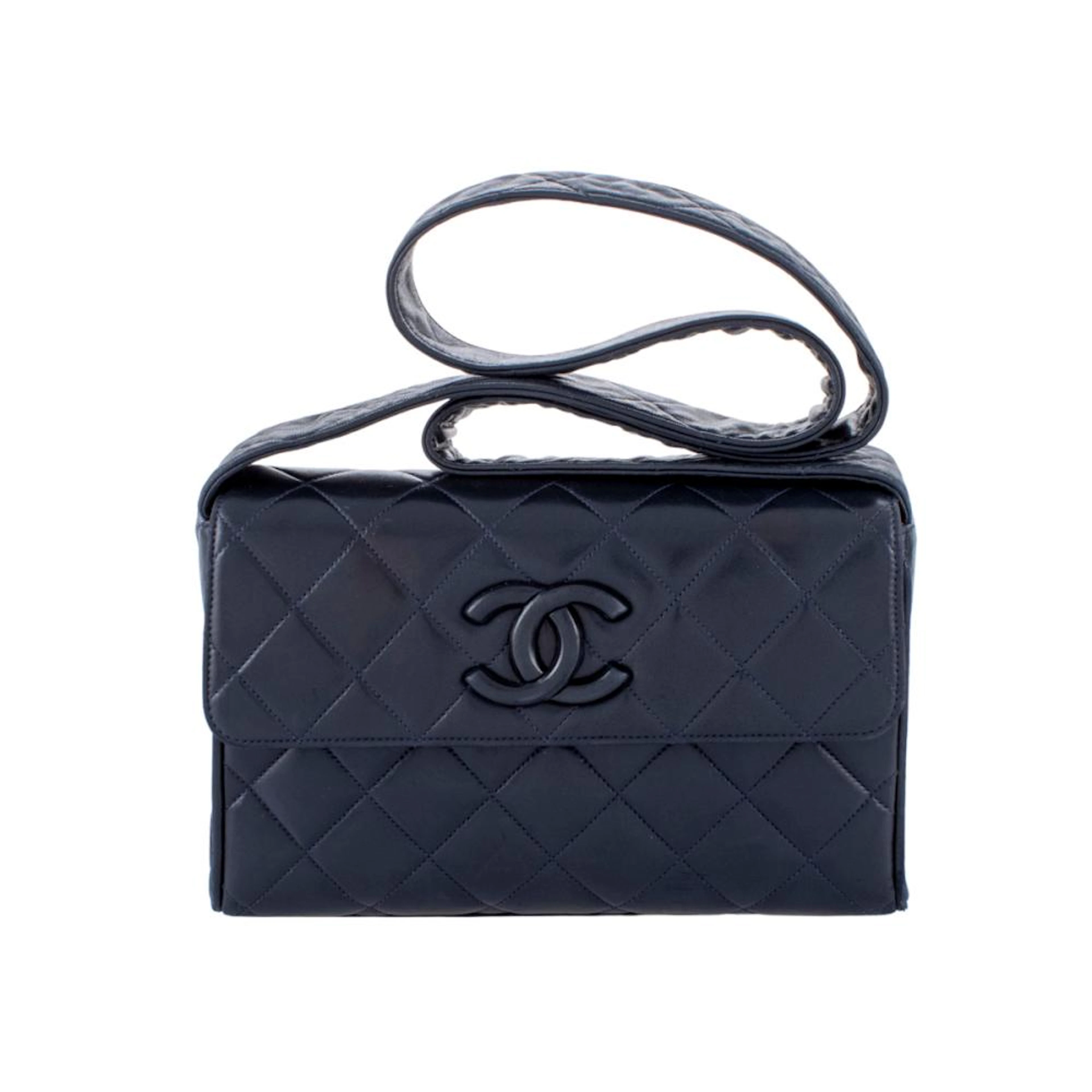 Chanel vintage shoulder bag
