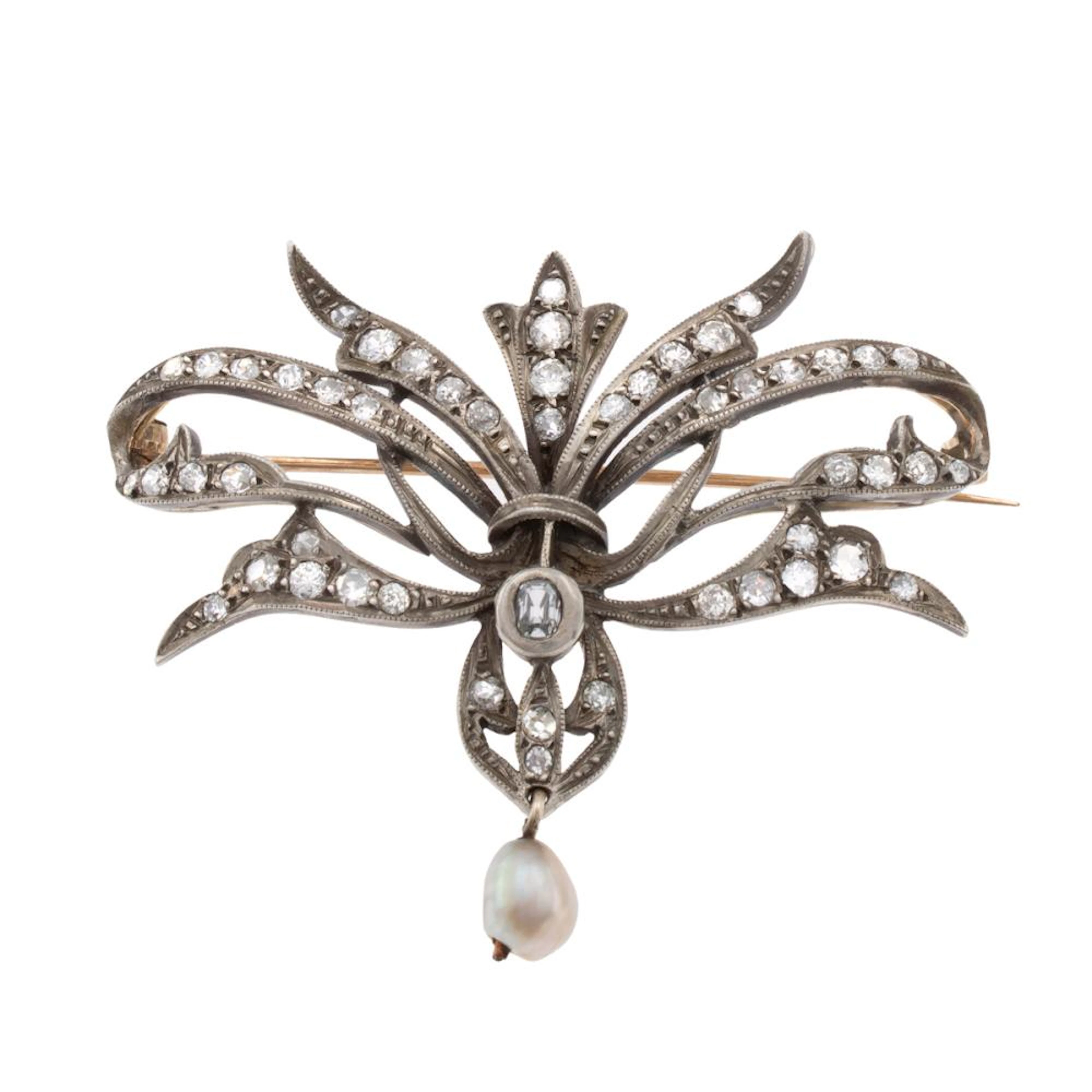 Antique silver gold brooch with coroné roses and diamonds