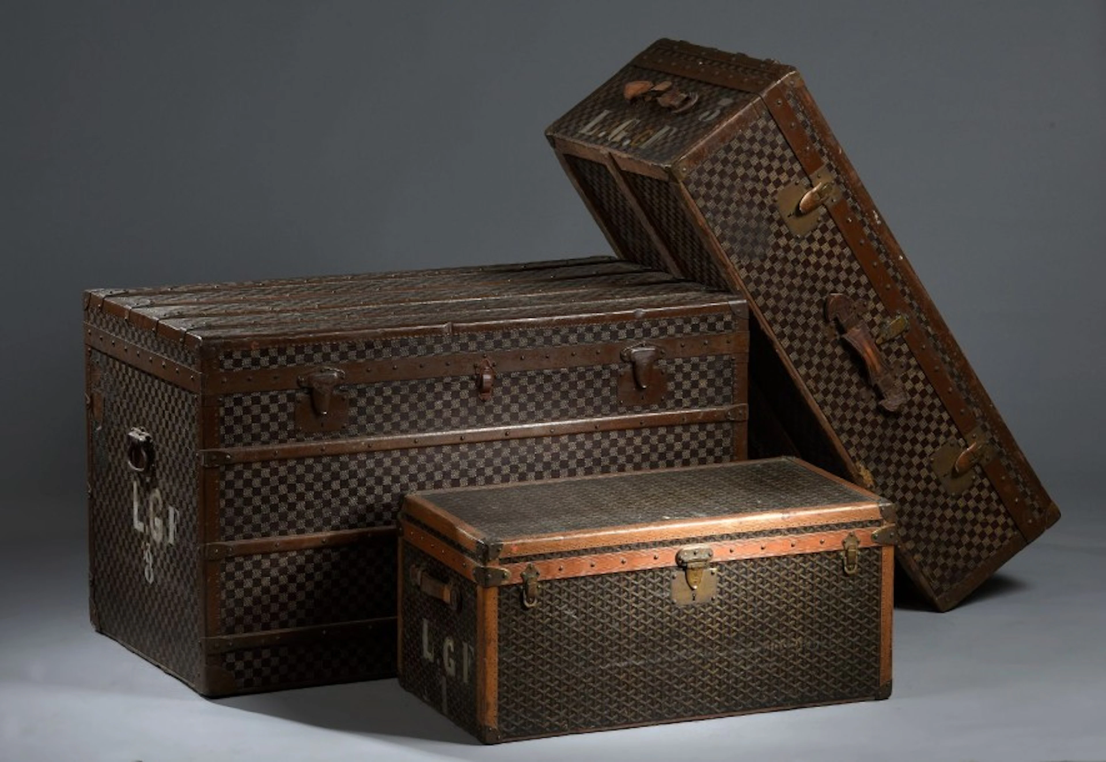 MOYNAT`