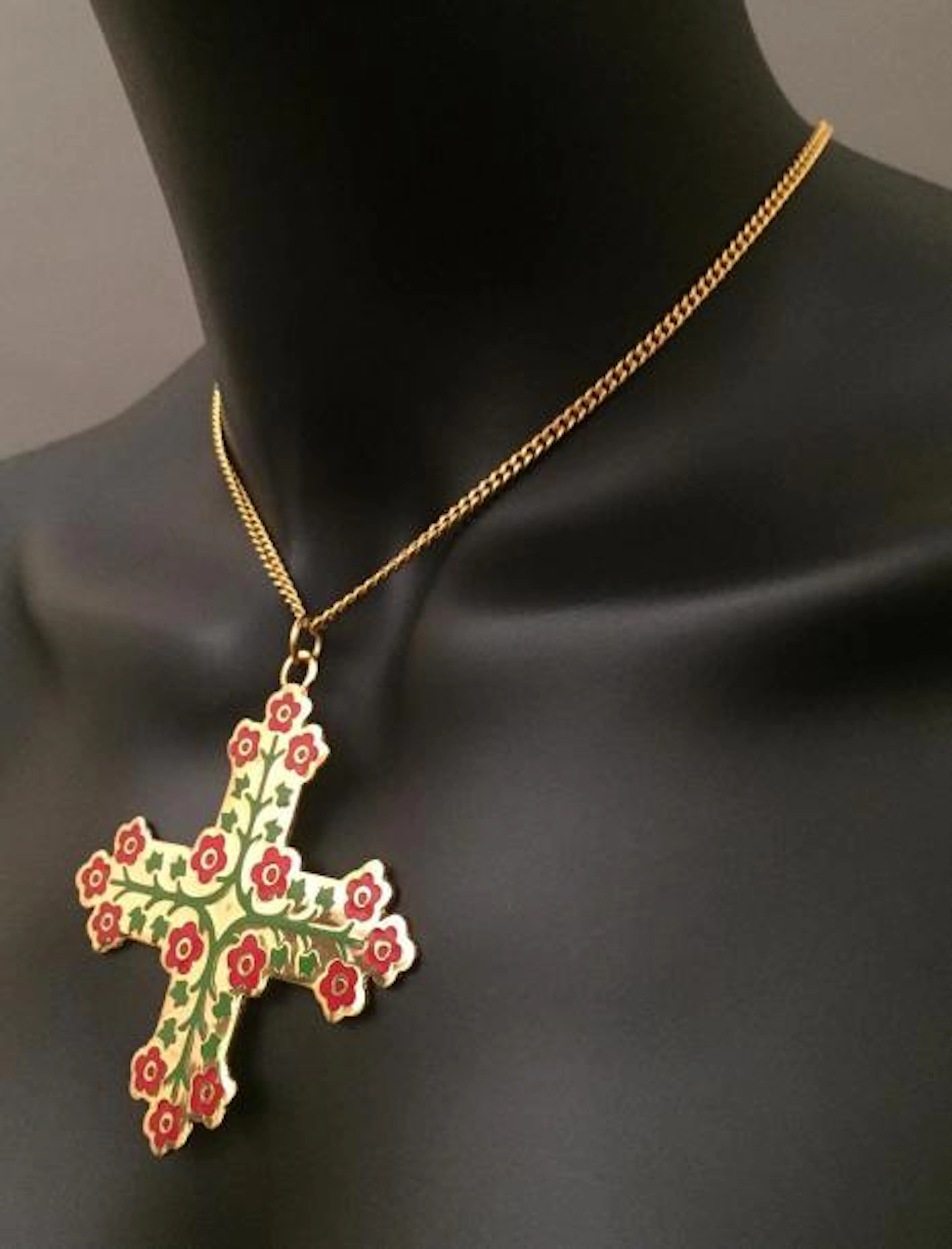 Anonyme, MMA : Lot composé : d'un collier…