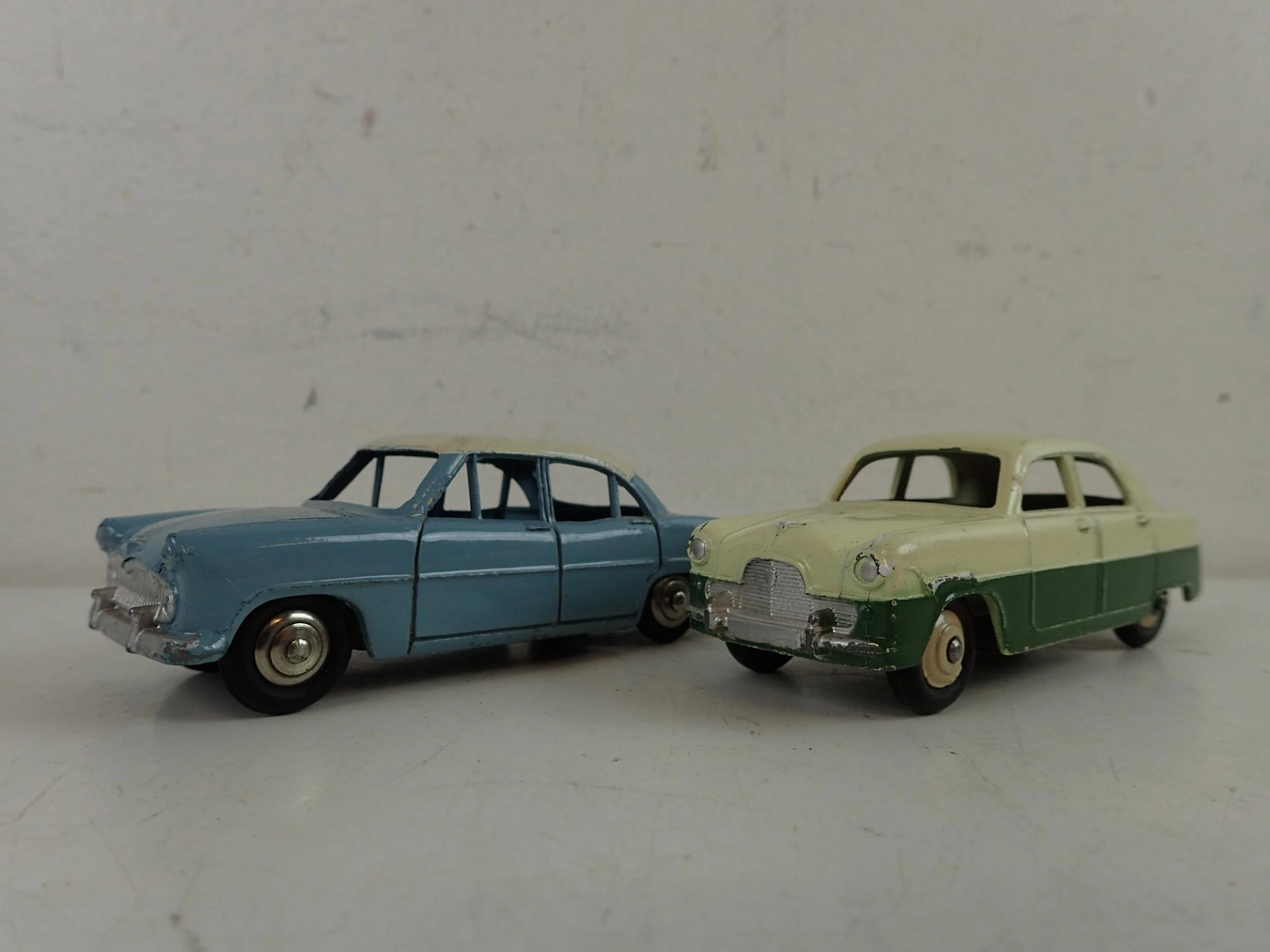 Simca Versailles-Ford Zephyr Dinky Toys