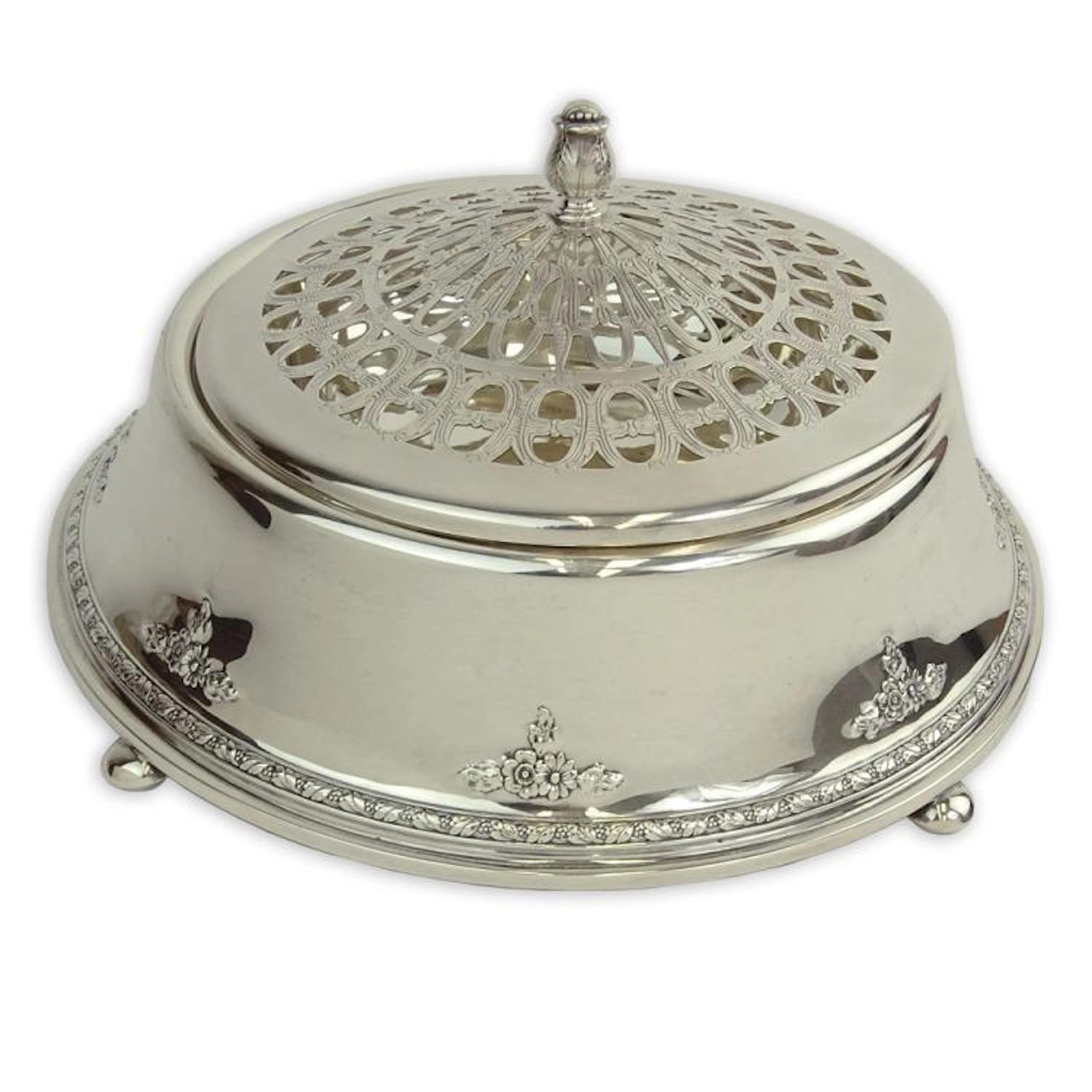 Vintage Watson Sterling Silver Flower Bowl With Frog. Signed With Watson Hallmark and Sterling. Light surface scratches and dings. Measures 6" H x 1-1/2" dia. Weighs approx. 20.88 troy ounces