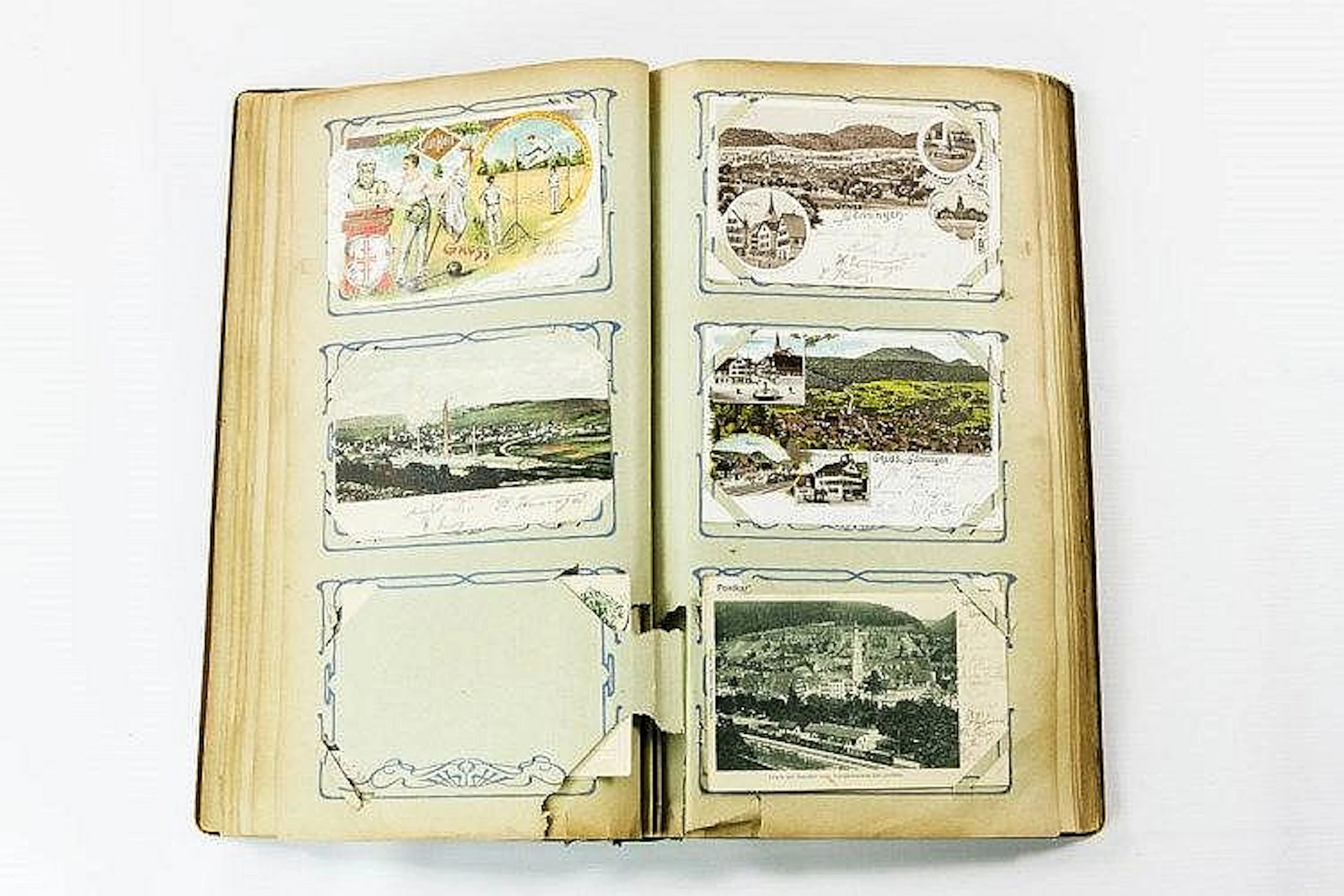 Historisches Album mit ca. 170 Postkarten,