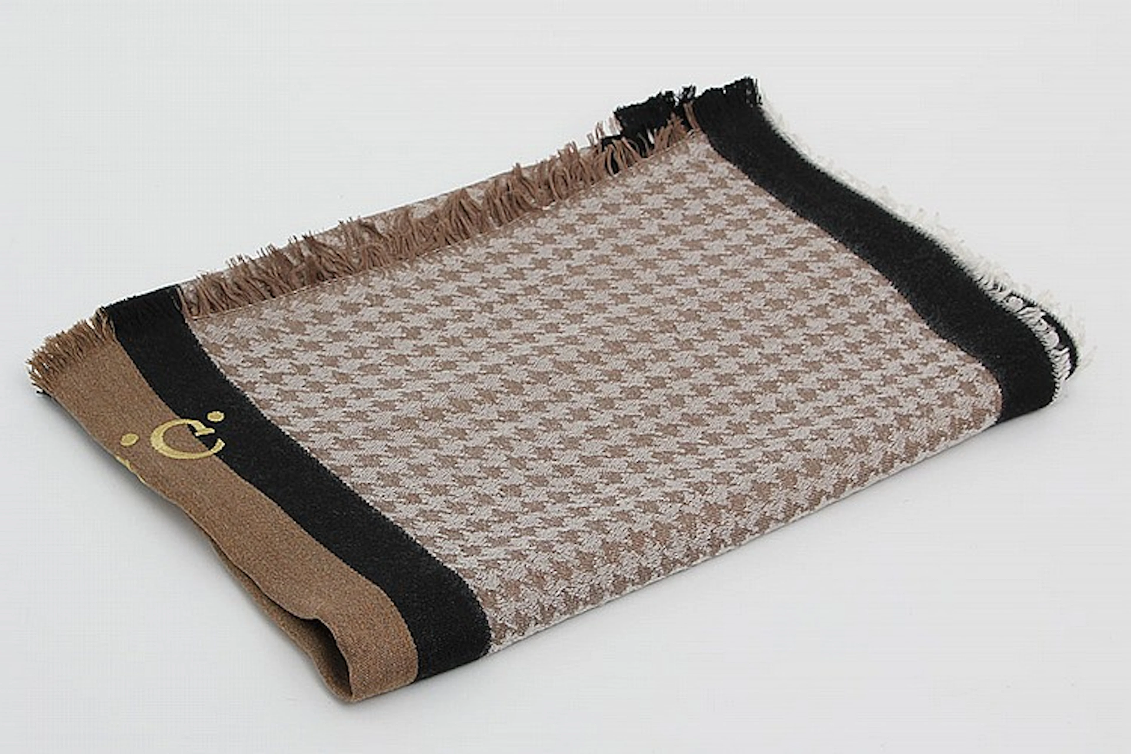GUCCI edler Unisex Schal. Maße ca.: Länge 190cm x Breite 70cm.