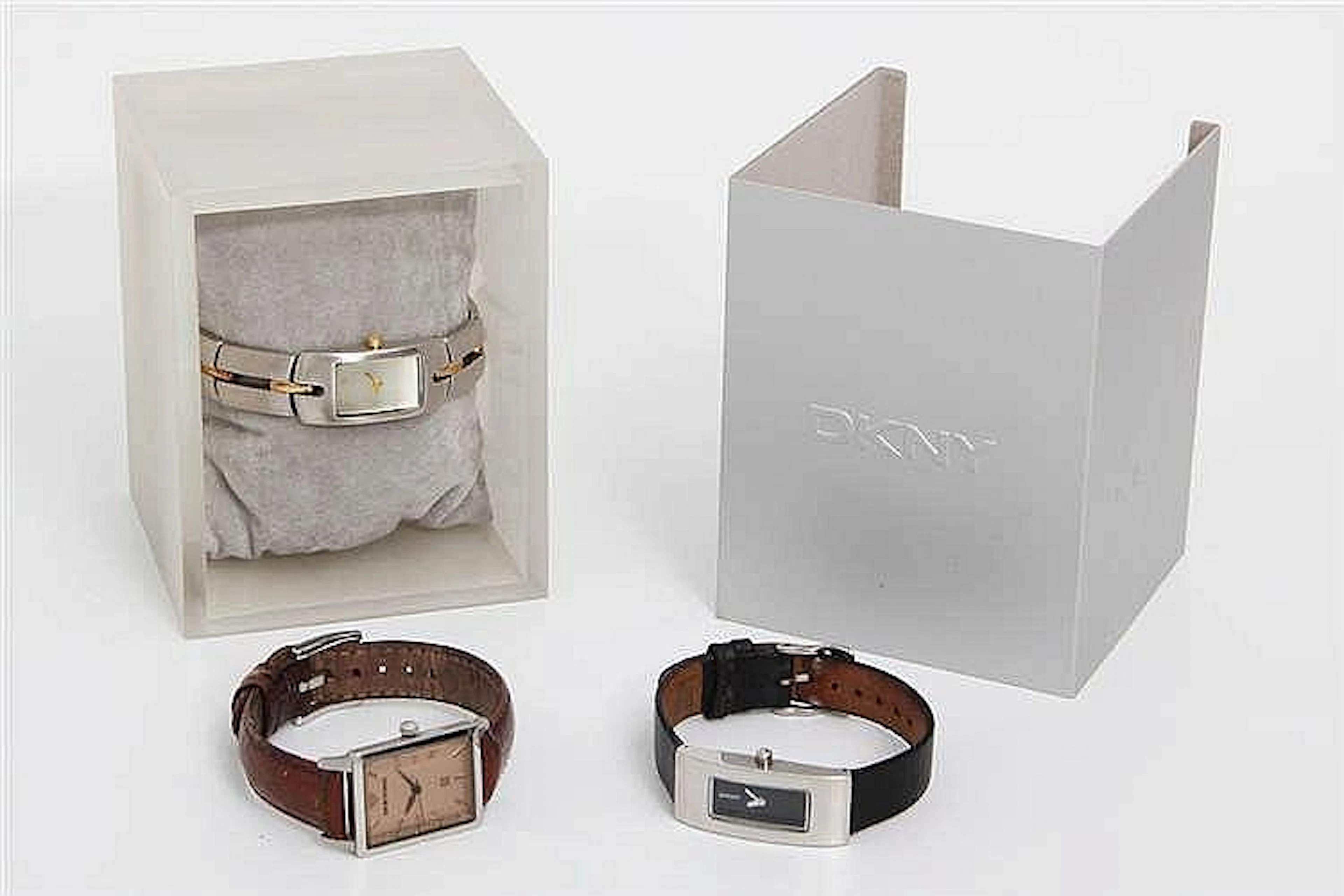 KONVOLUT: ARMANI und zwei DKNY zeitlose Quartz-Werk Damenuhren.