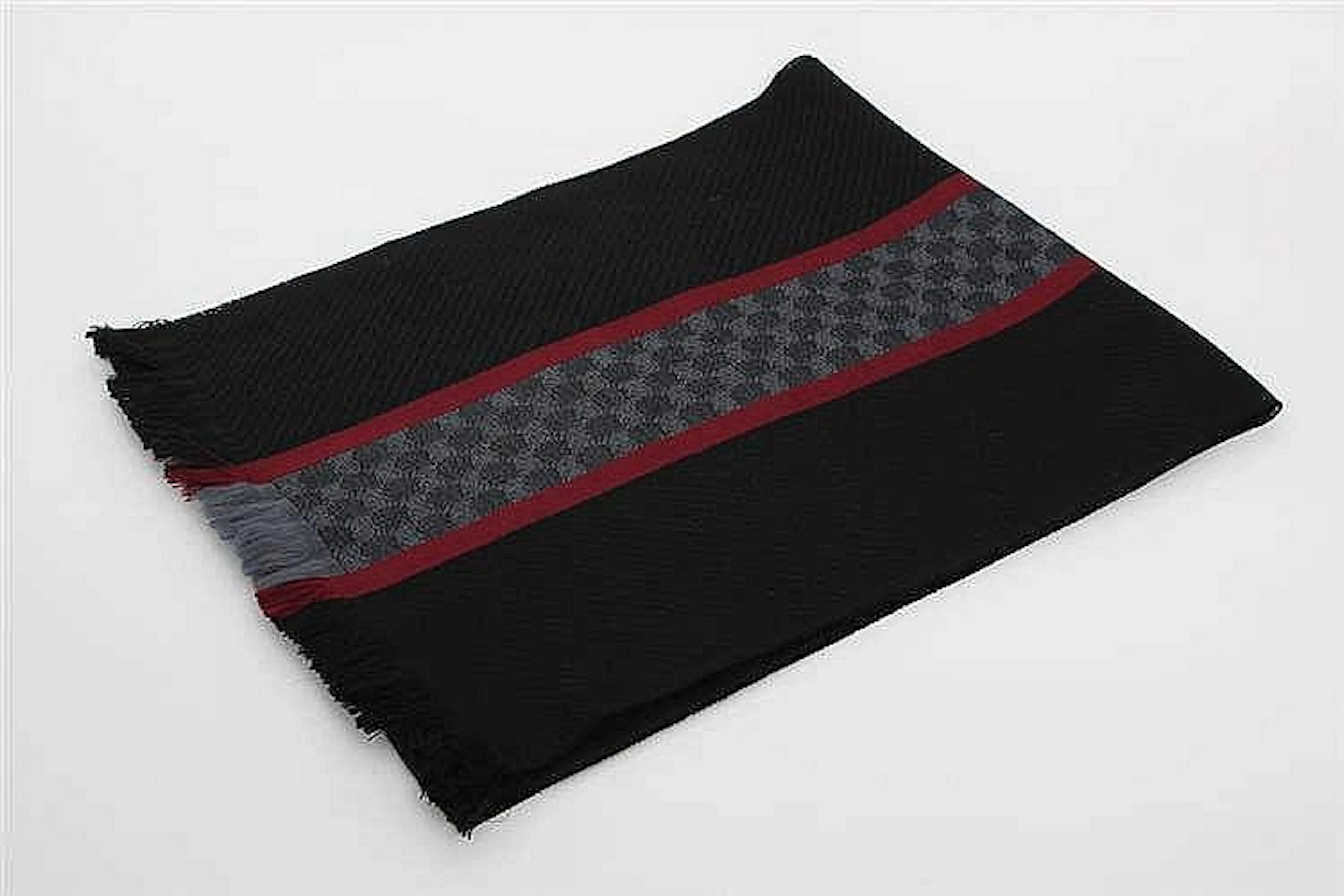 GUCCI zeitloser Unisex-Schal. Maße ca.: 180cm x 38cm. TOP ERHALT!!