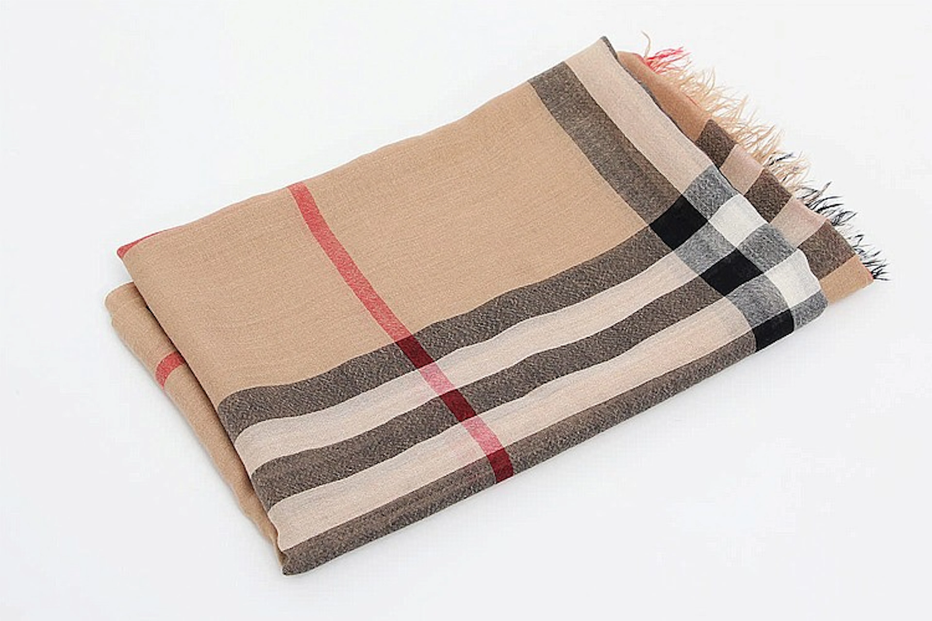 BURBERRY feiner Schal. Maße ca.: 210cm x 73cm.