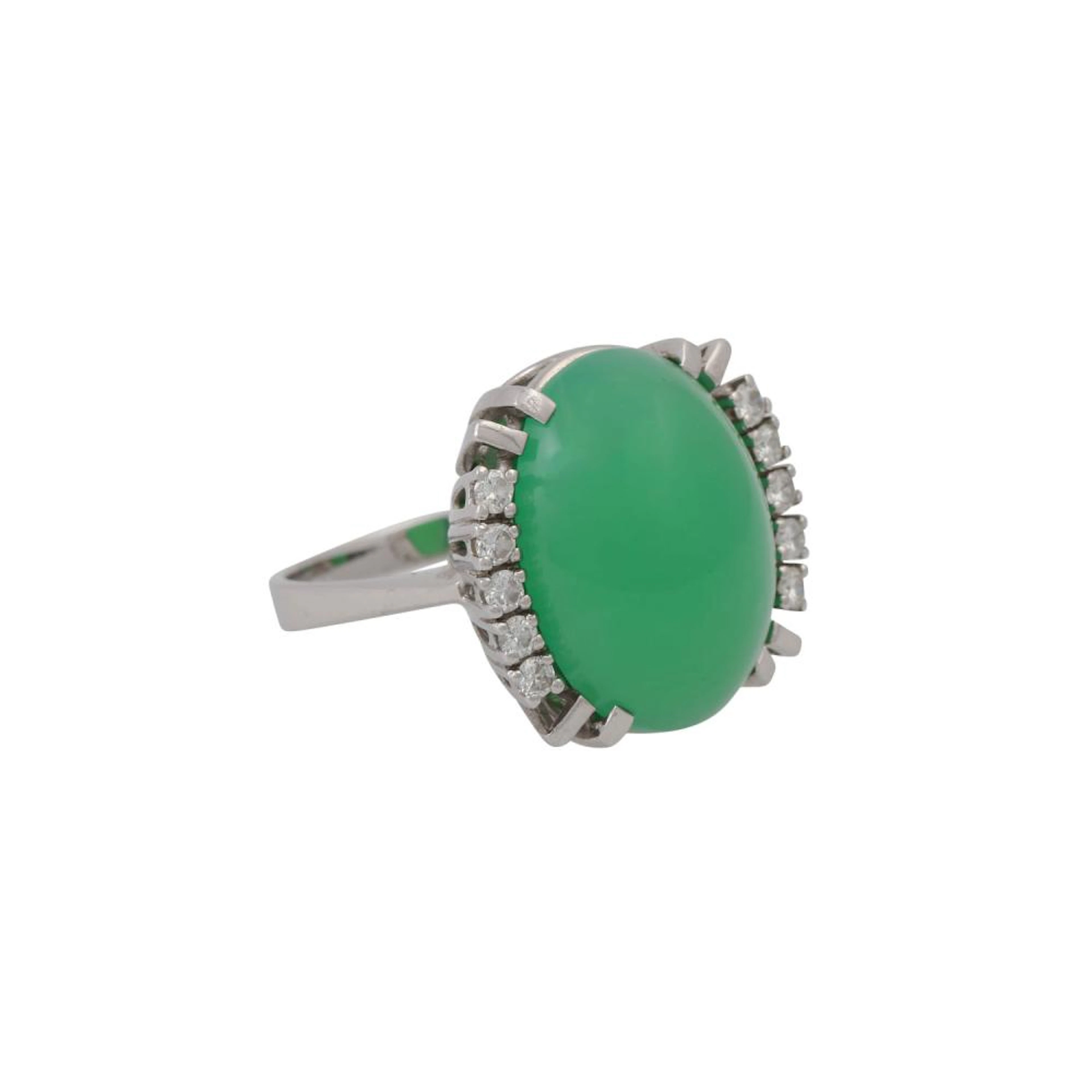Ring mit feinem Chrysopras und Brillanten,