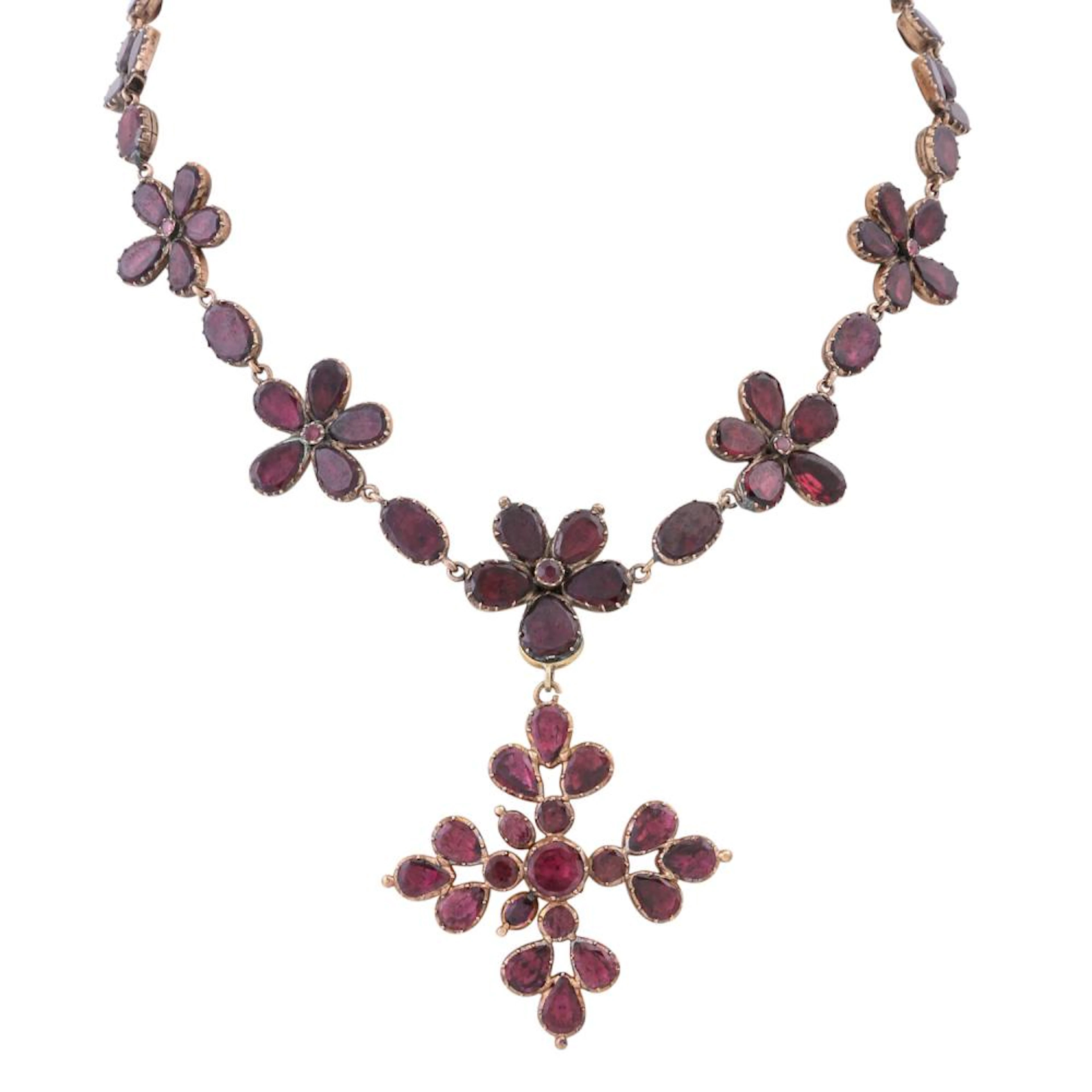 Klassizismus Collier mit Granat,