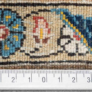 Oriental carpet. IRAN, 20th century, 200x130 cm.
