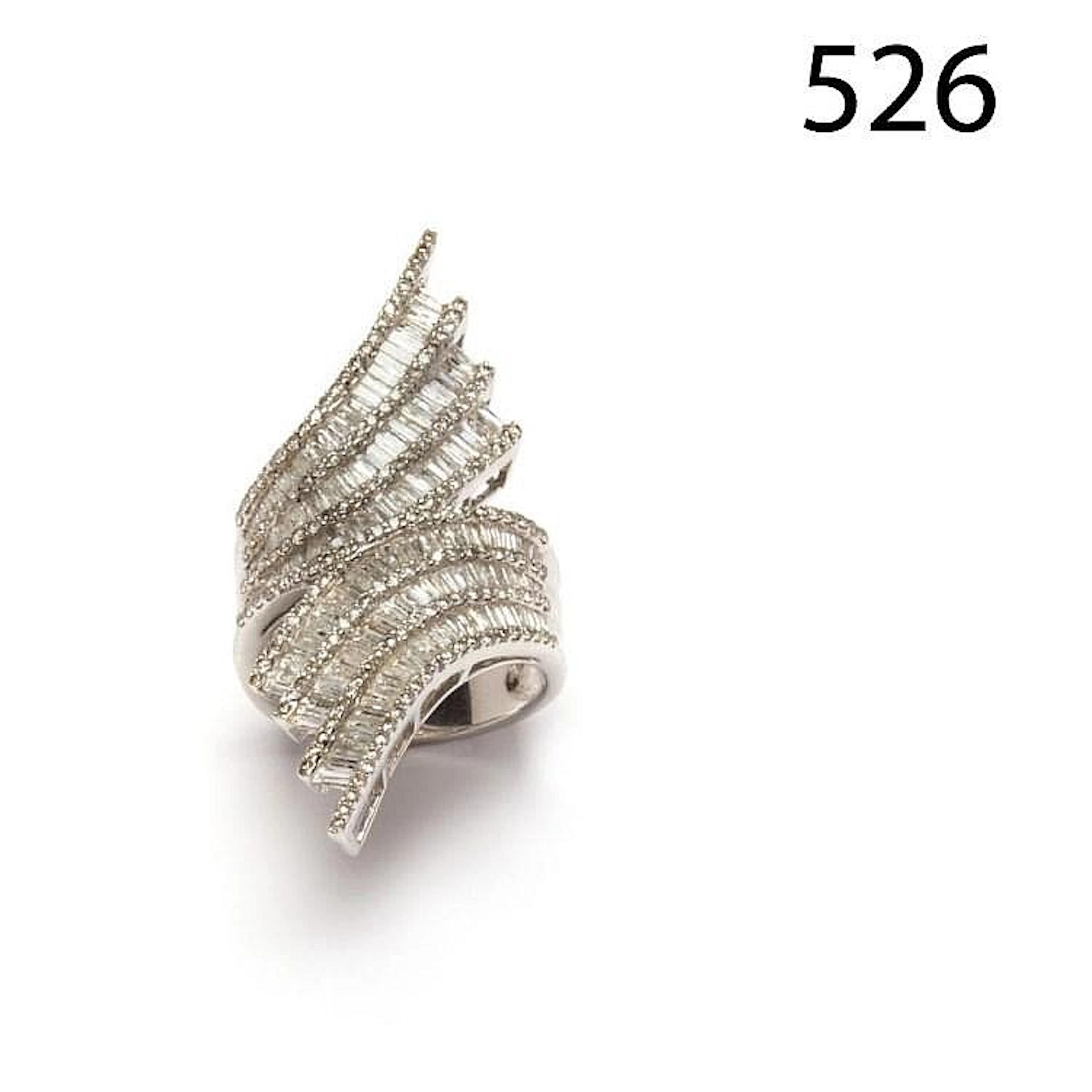 White gold and diamonds ring