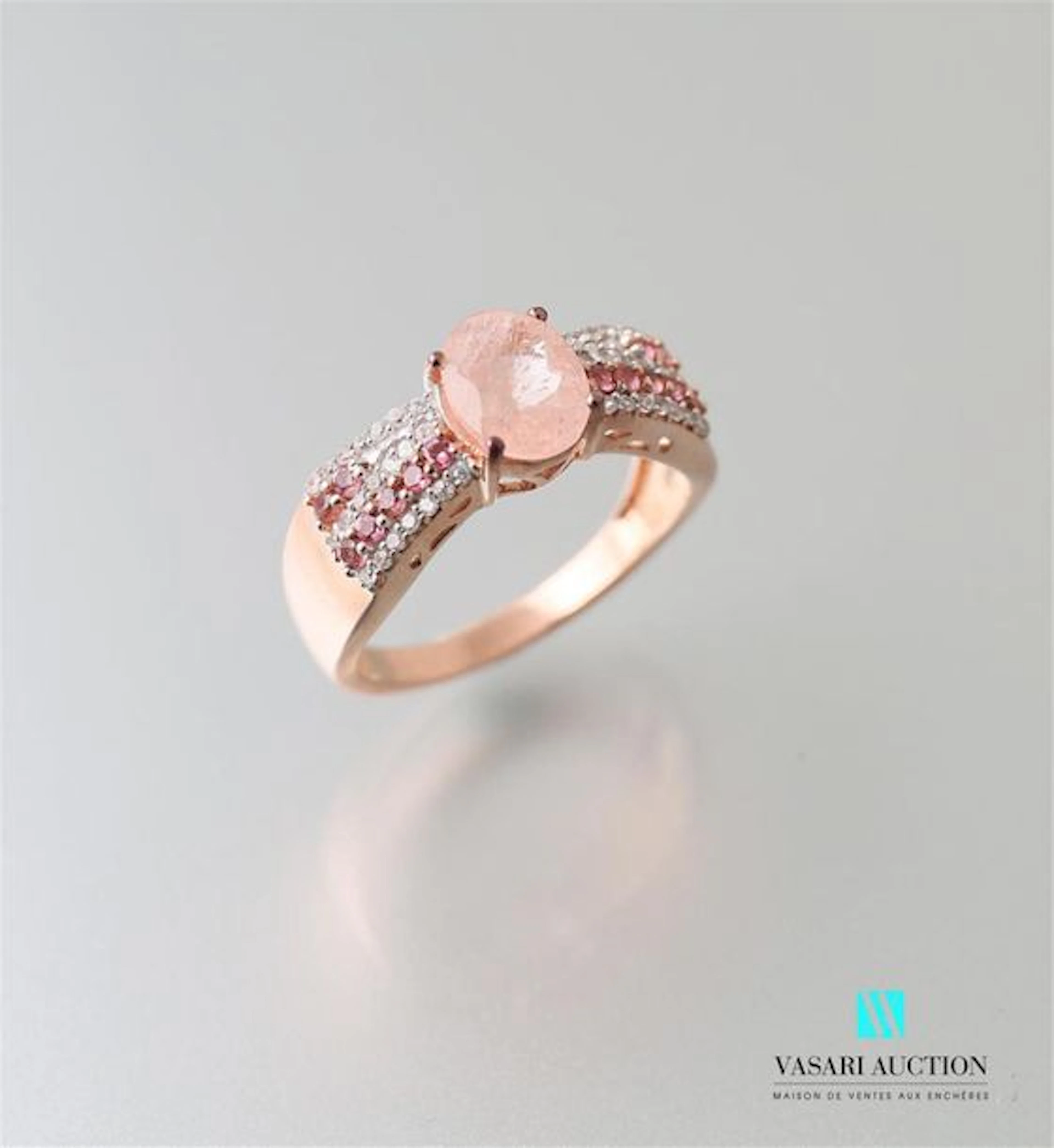 Bague en vermeil centrée d'une morganite…