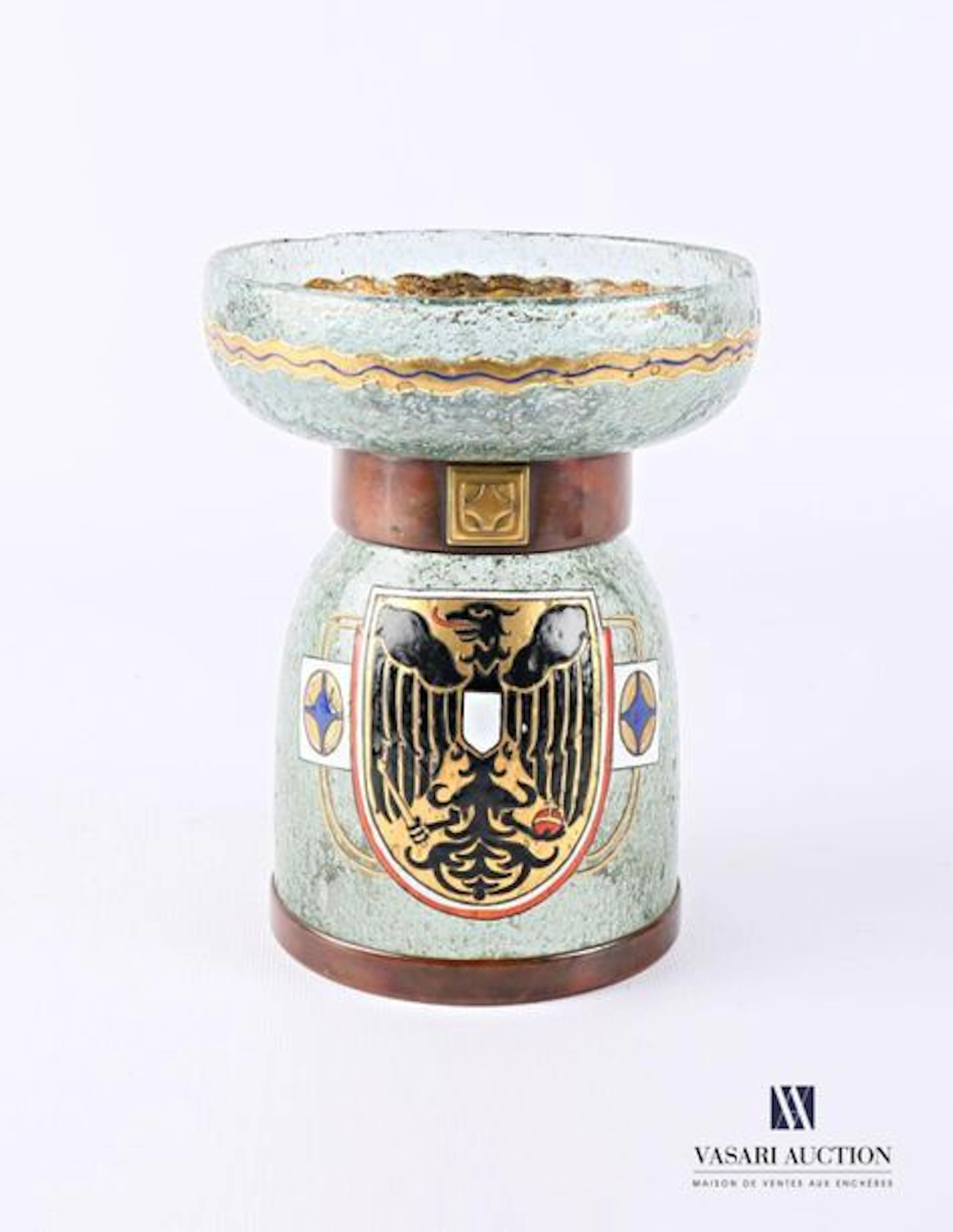 Coupe en verre bullé posant sur un piétement... - Lot 142 - Vasari Auction