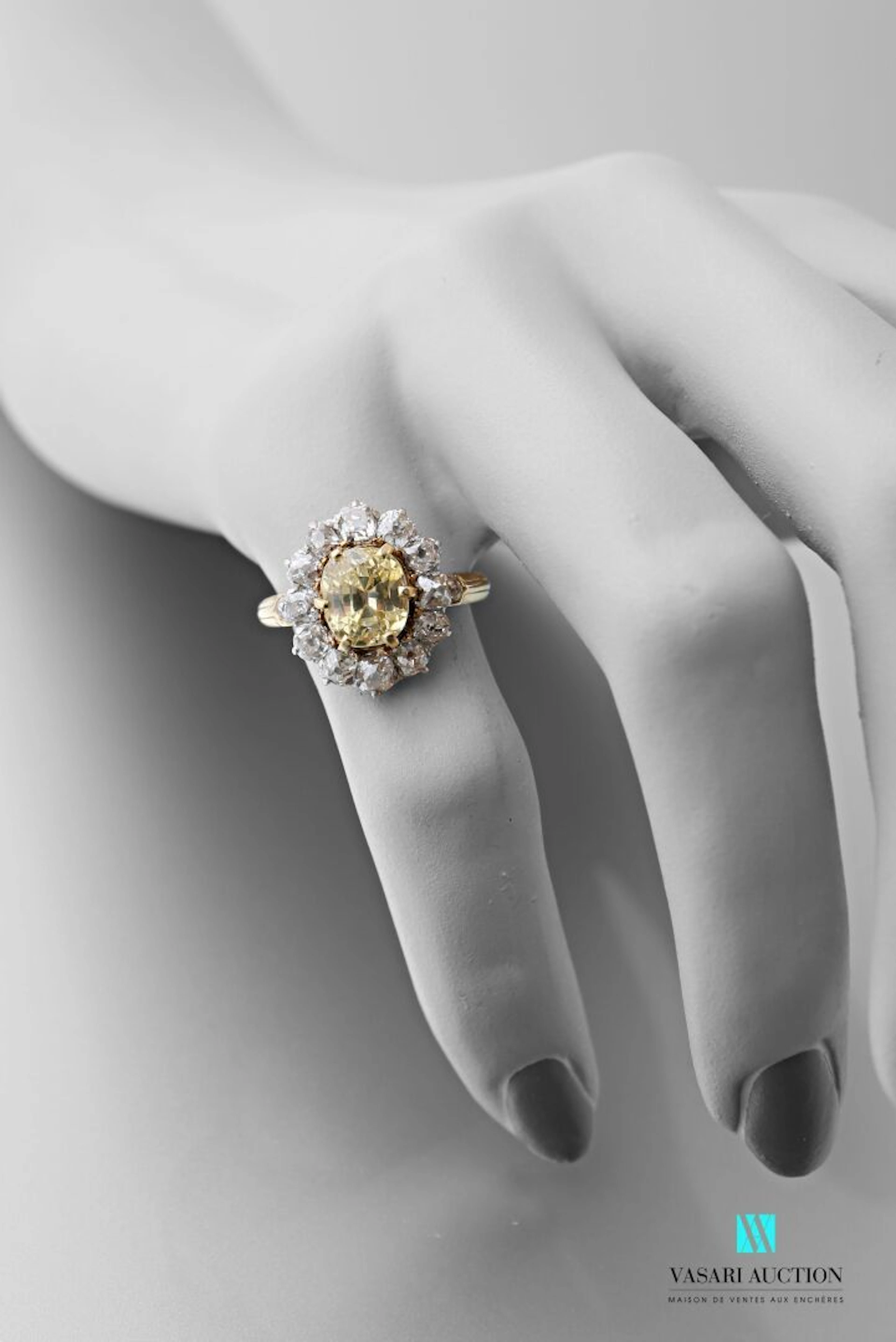 Bague pompadour en or jaune 750 millièmes... - Lot 75 - Vasari Auction