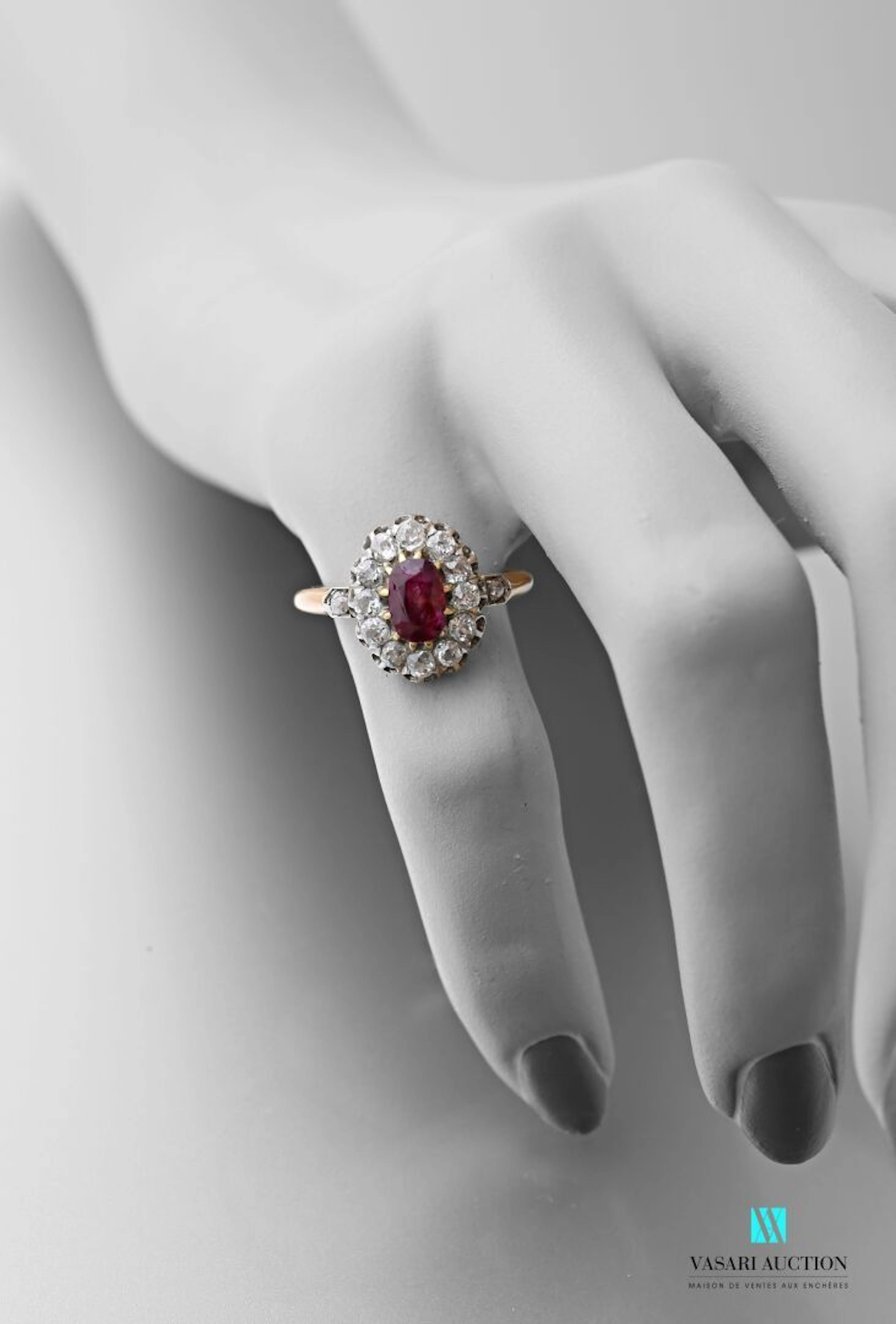 Bague pompadour en or rose 750 millièmes... - Lot 78 - Vasari Auction